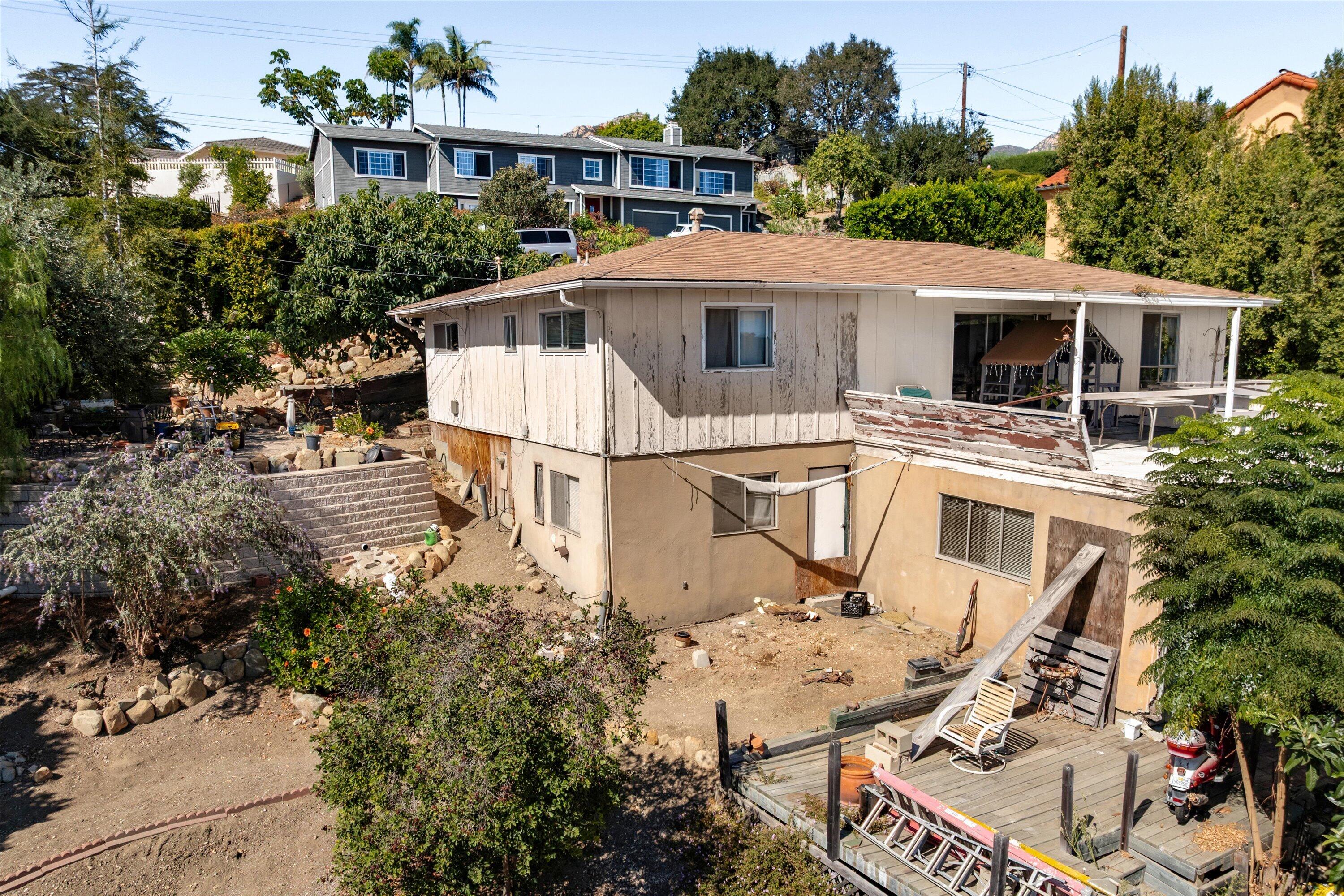 2662 Montrose Place