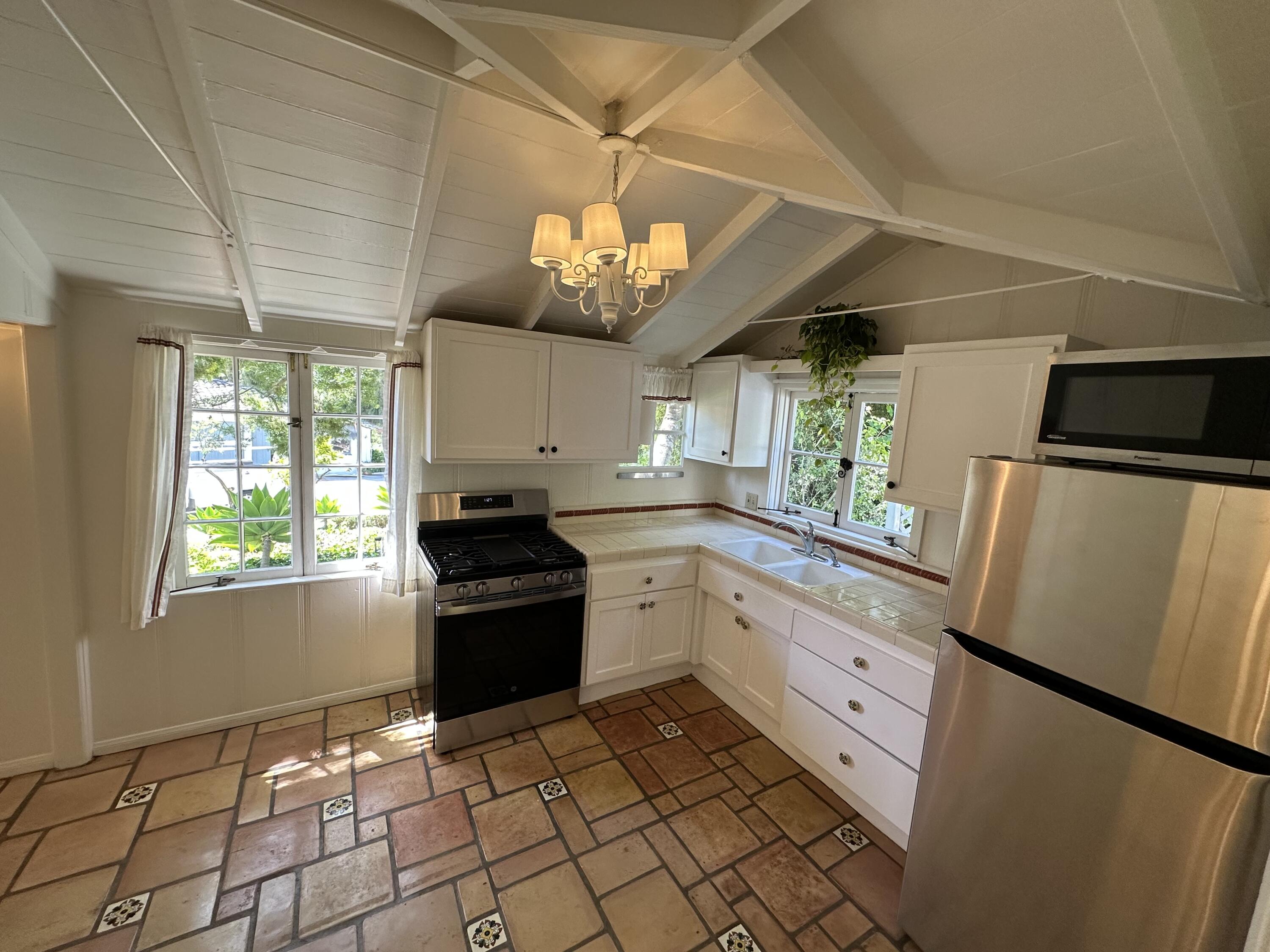 Santa Barbara, California 93108, United States, 1 Bedroom Bedrooms, ,1 BathroomBathrooms,Residential,Active,119406