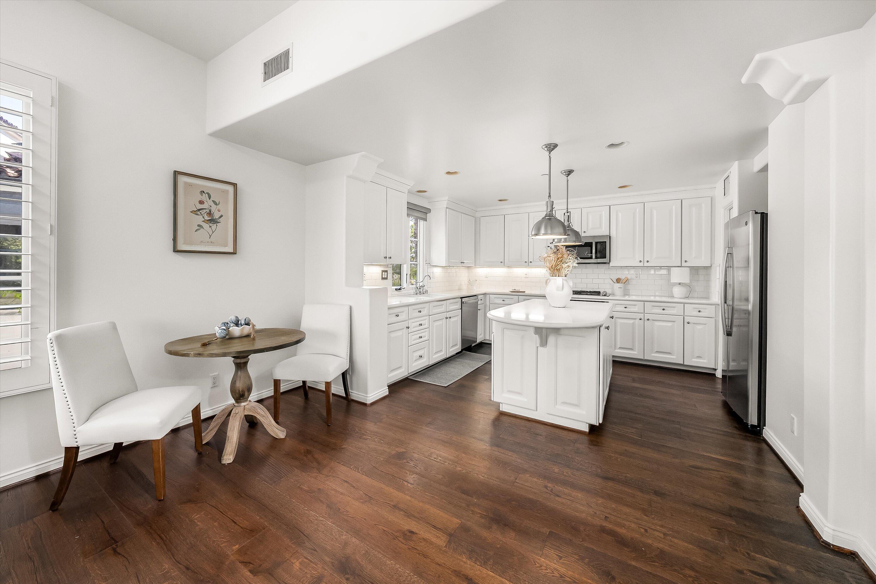 Santa Barbara, California 93101, United States, 2 Bedrooms Bedrooms, ,3 BathroomsBathrooms,Residential,Coming Soon,219003