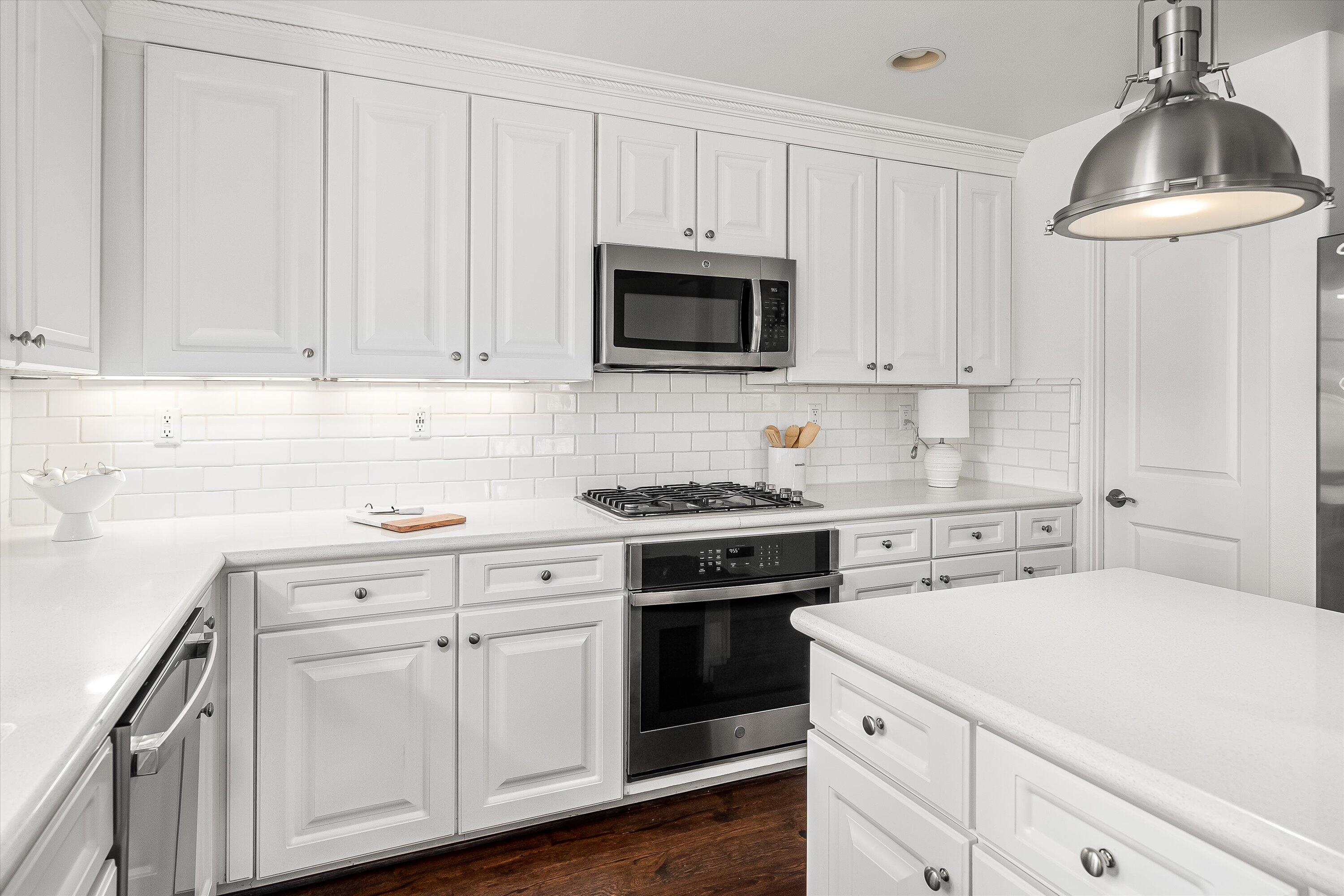 Santa Barbara, California 93101, United States, 2 Bedrooms Bedrooms, ,3 BathroomsBathrooms,Residential,Coming Soon,219003