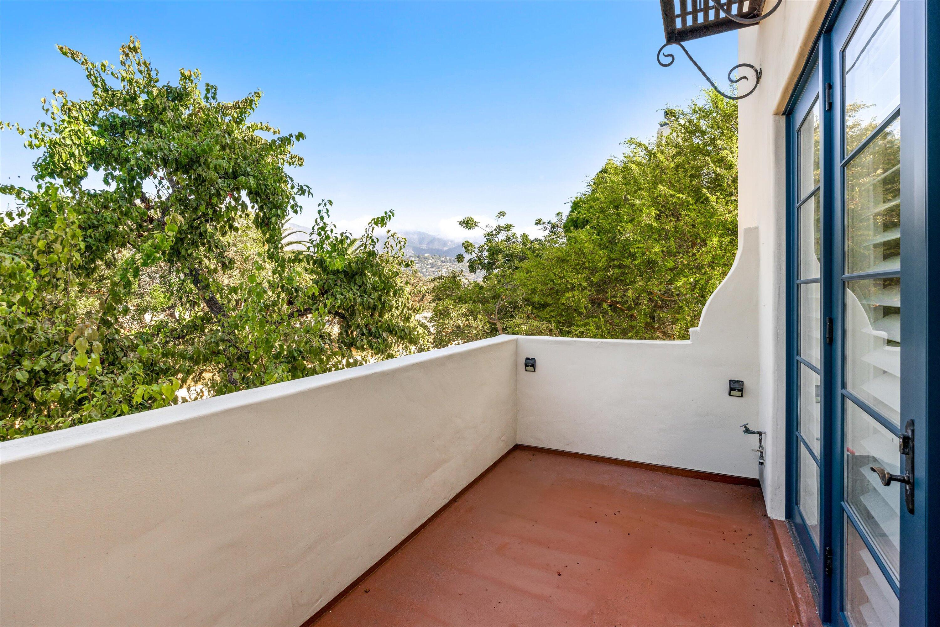 Santa Barbara, California 93101, United States, 2 Bedrooms Bedrooms, ,3 BathroomsBathrooms,Residential,Coming Soon,219003