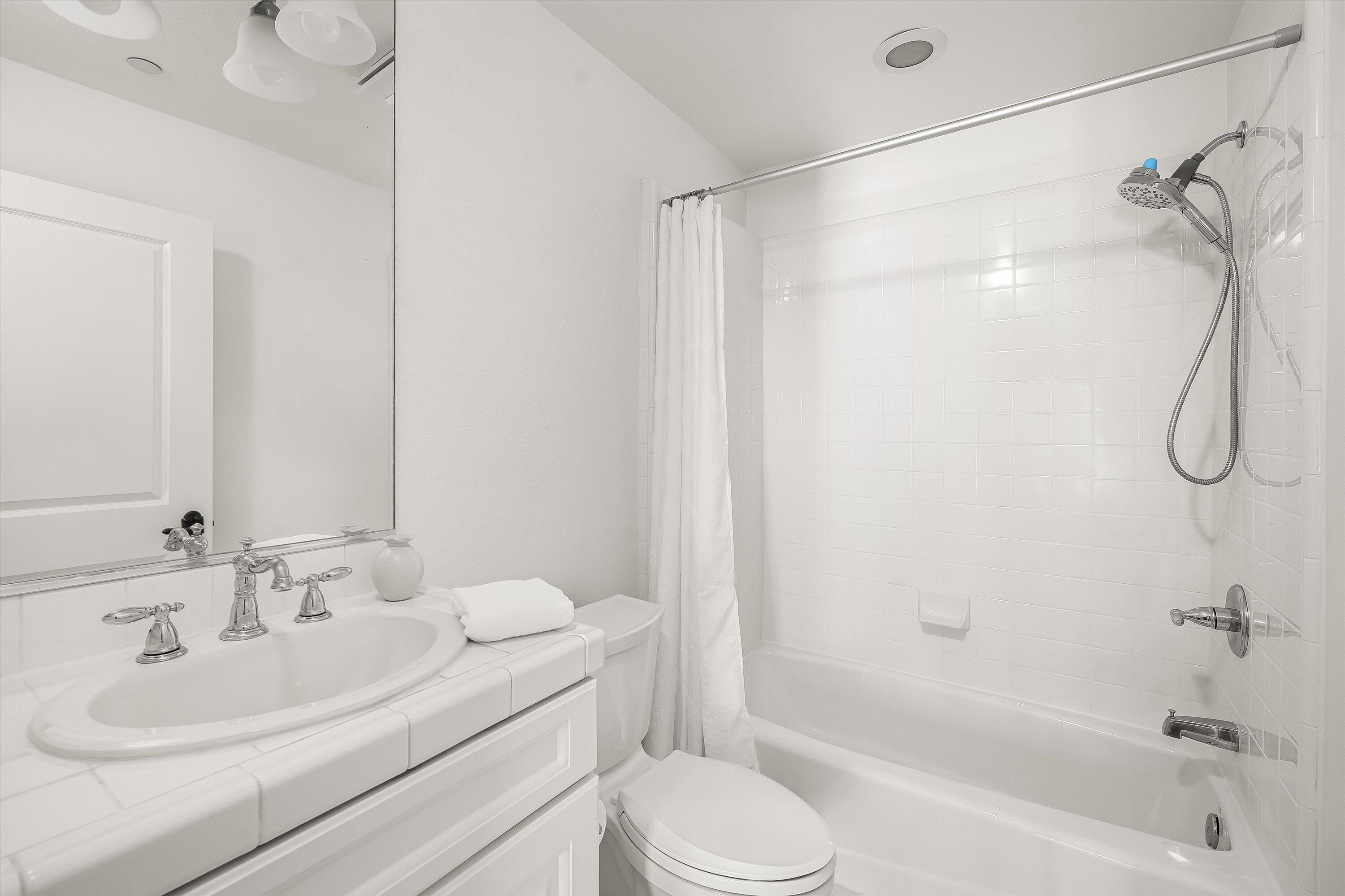 Santa Barbara, California 93101, United States, 2 Bedrooms Bedrooms, ,3 BathroomsBathrooms,Residential,Coming Soon,219003