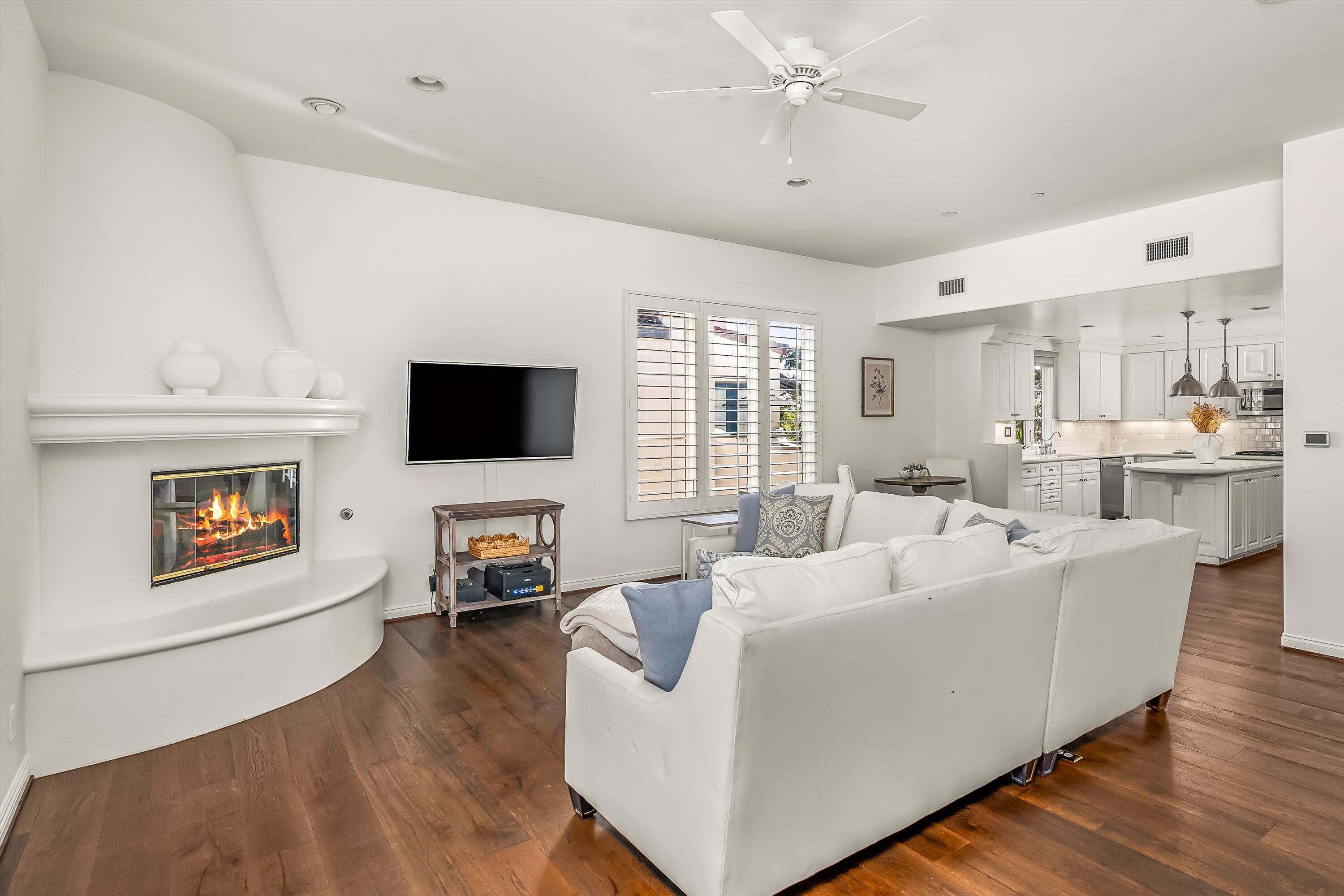 Santa Barbara, California 93101, United States, 2 Bedrooms Bedrooms, ,3 BathroomsBathrooms,Residential,Coming Soon,219003