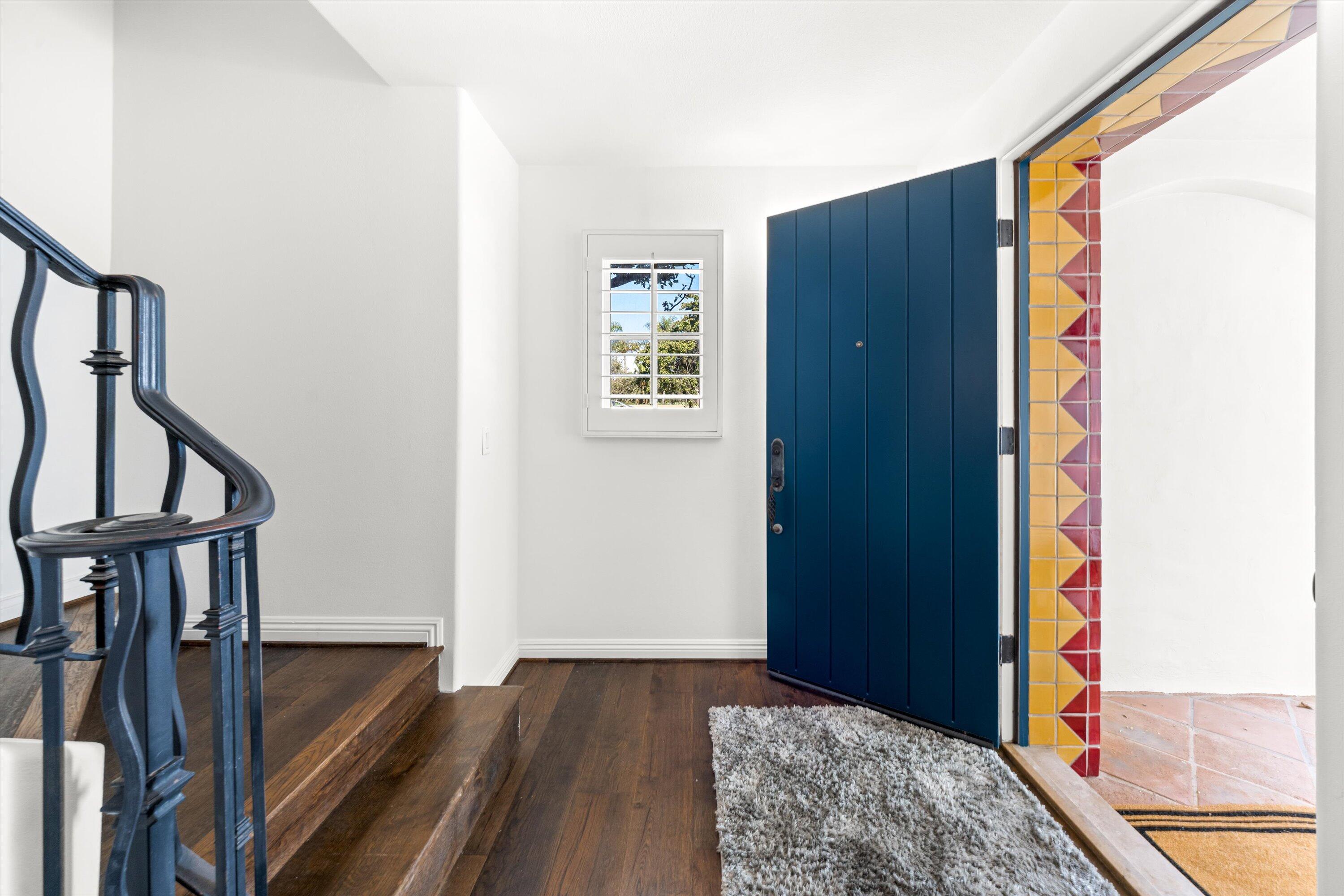 218 Santa Barbara Street D