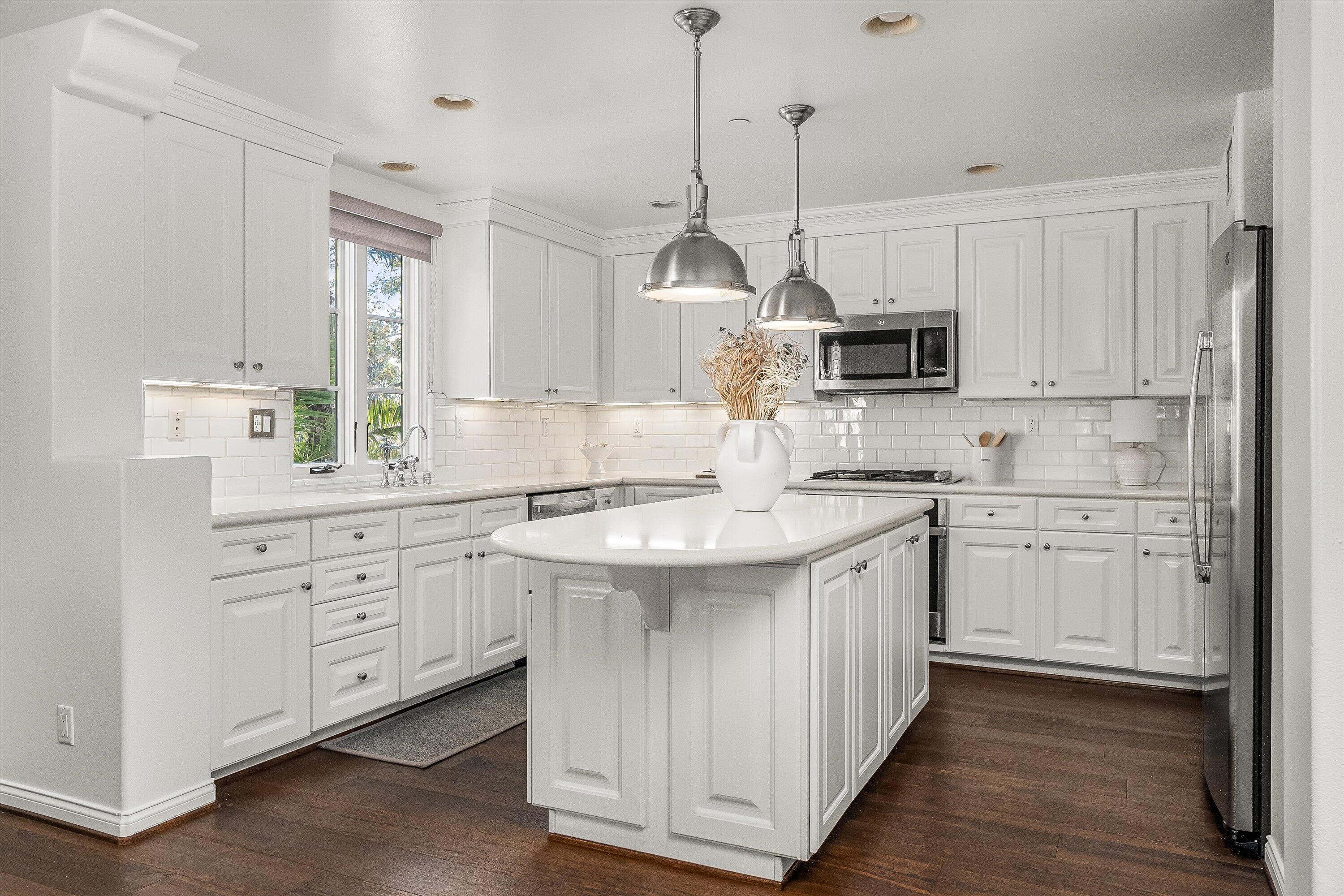 Santa Barbara, California 93101, United States, 2 Bedrooms Bedrooms, ,3 BathroomsBathrooms,Residential,Coming Soon,219003