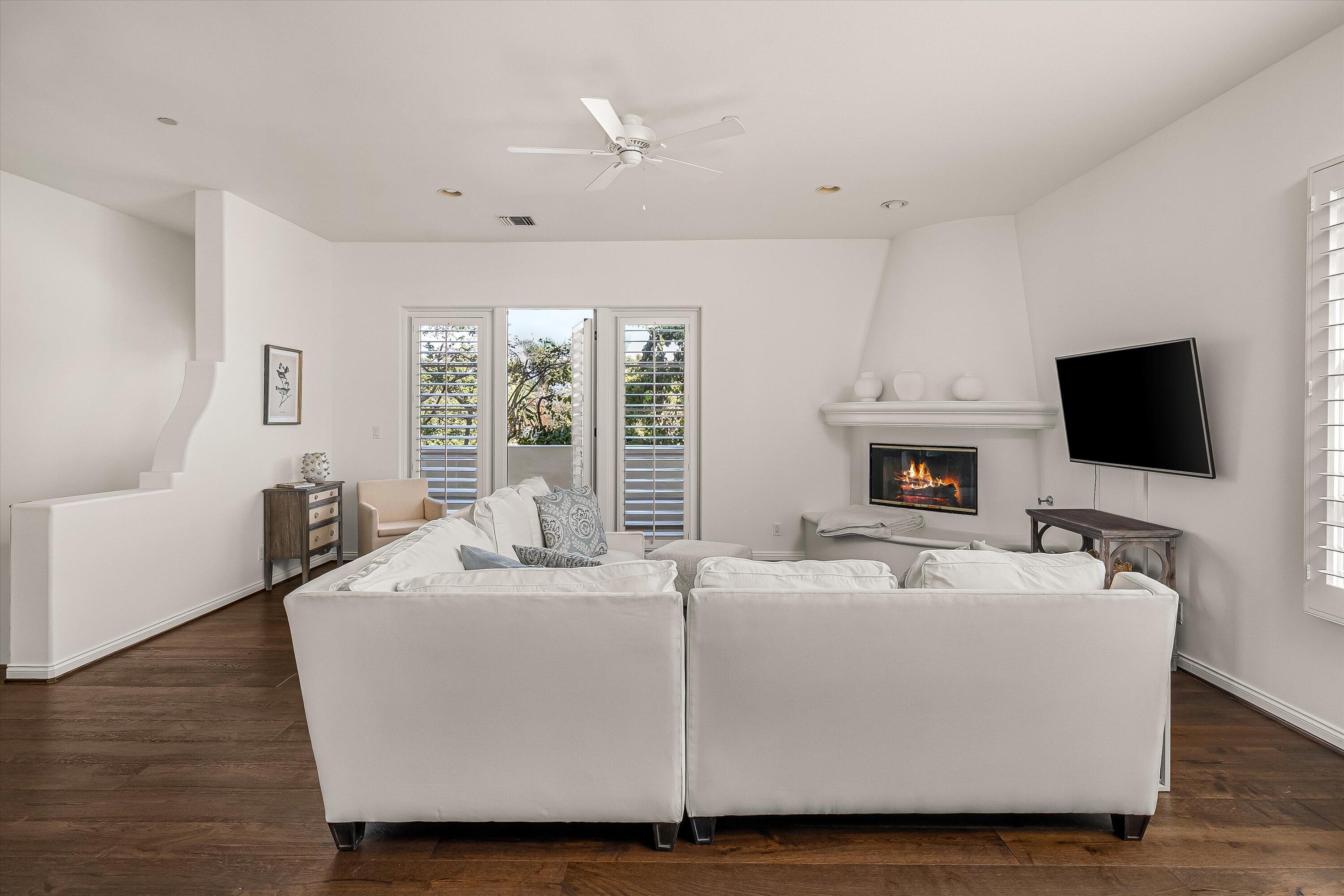 Santa Barbara, California 93101, United States, 2 Bedrooms Bedrooms, ,3 BathroomsBathrooms,Residential,Coming Soon,219003