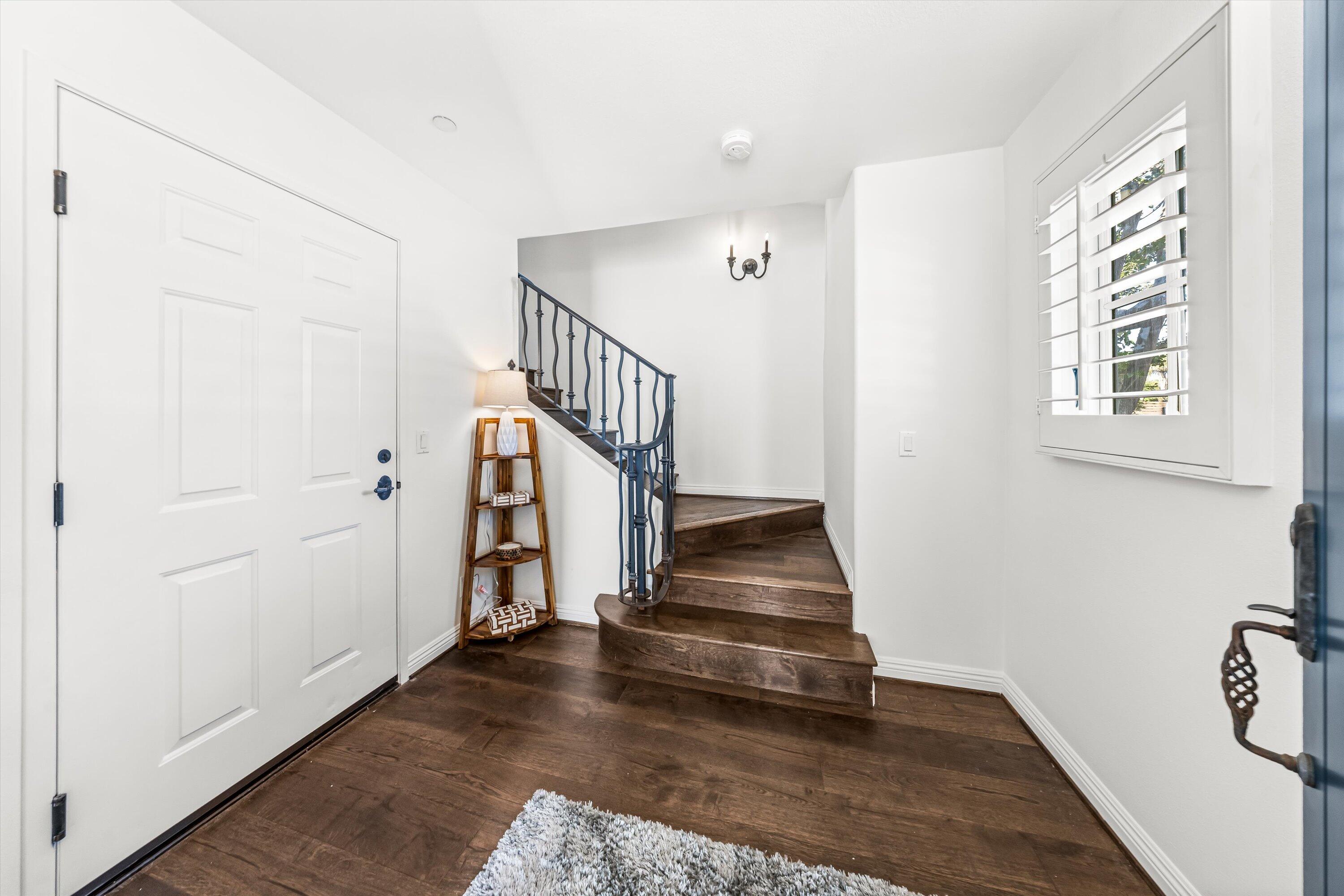 218 Santa Barbara Street D