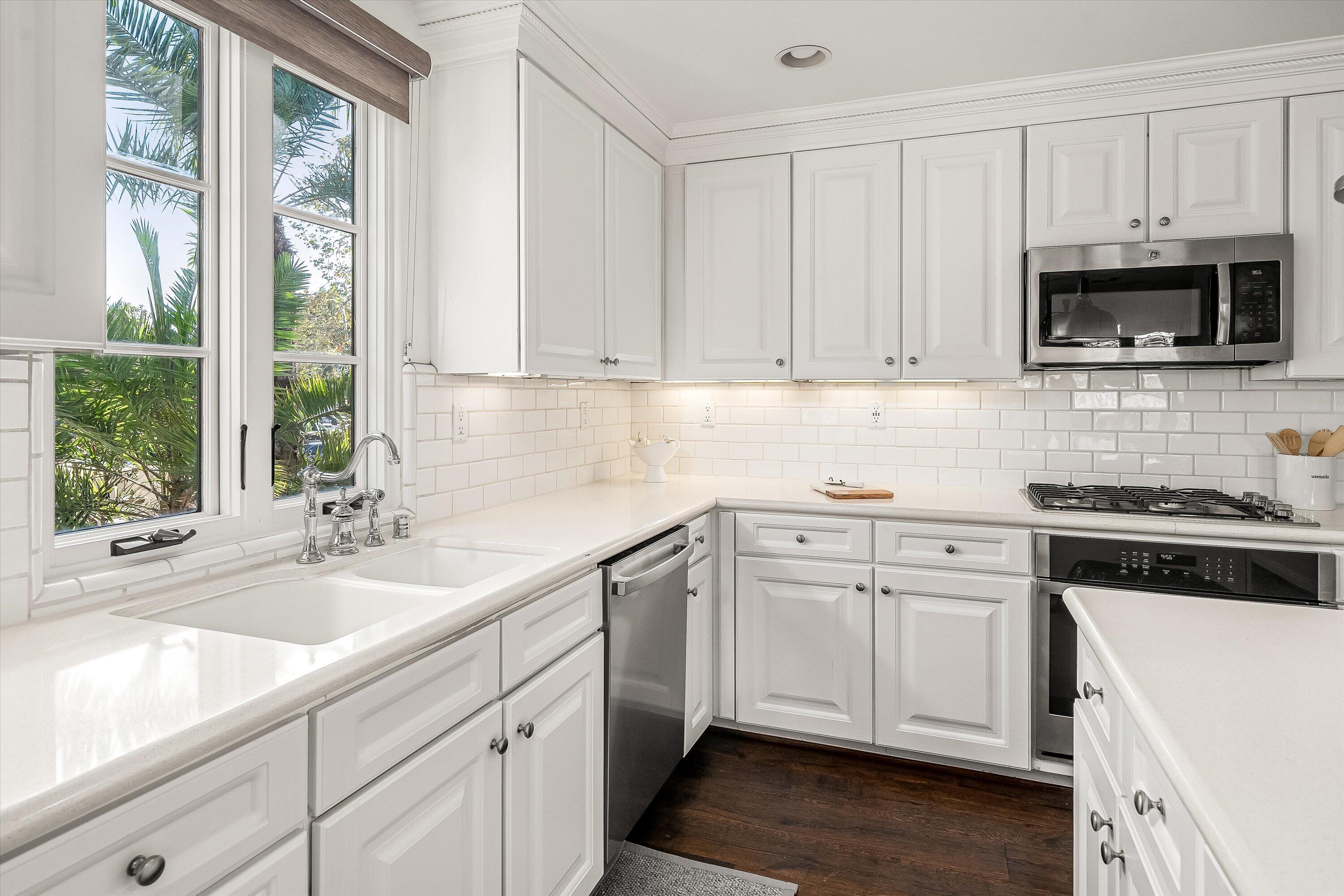 Santa Barbara, California 93101, United States, 2 Bedrooms Bedrooms, ,3 BathroomsBathrooms,Residential,Coming Soon,219003