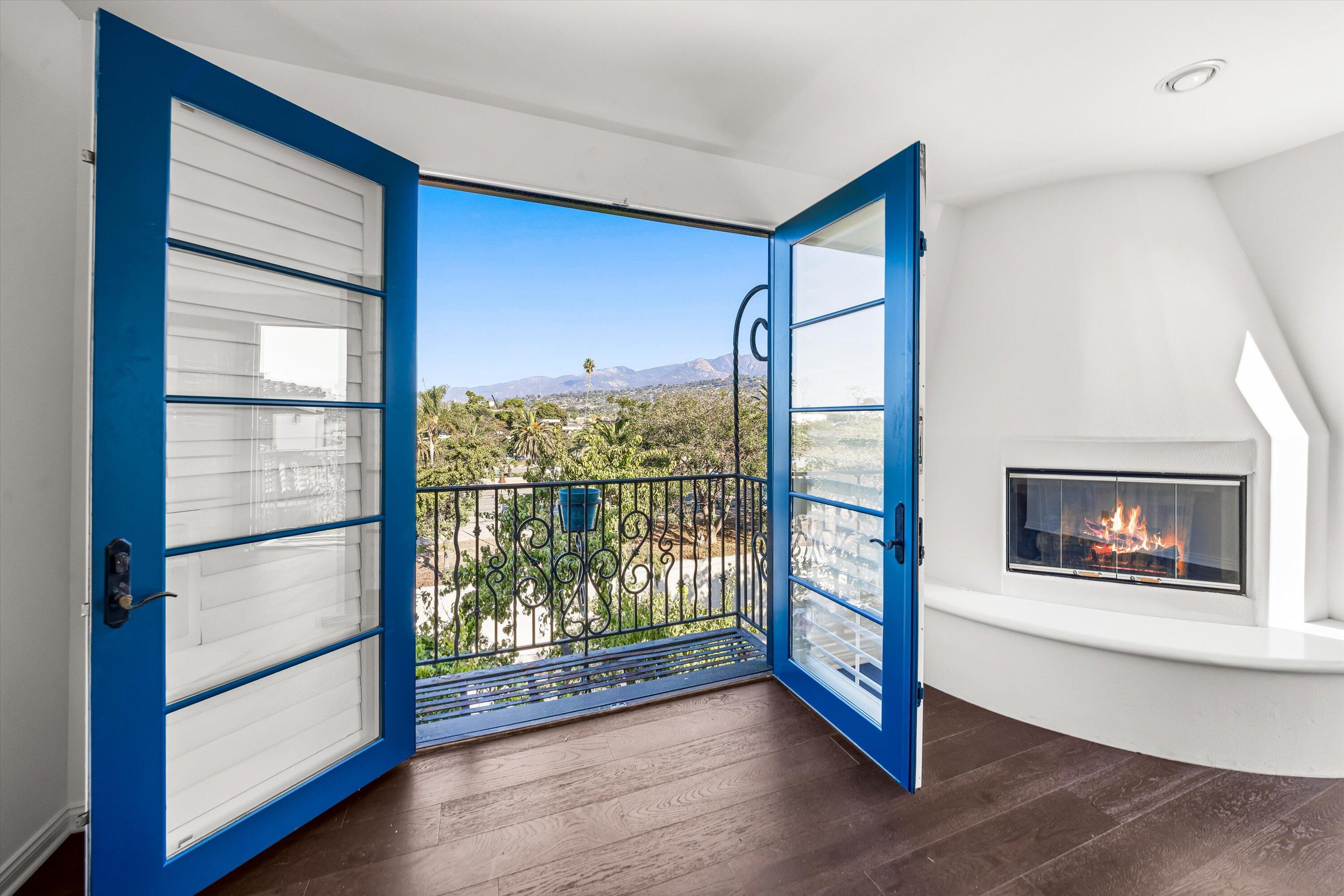 Santa Barbara, California 93101, United States, 2 Bedrooms Bedrooms, ,3 BathroomsBathrooms,Residential,Coming Soon,219003