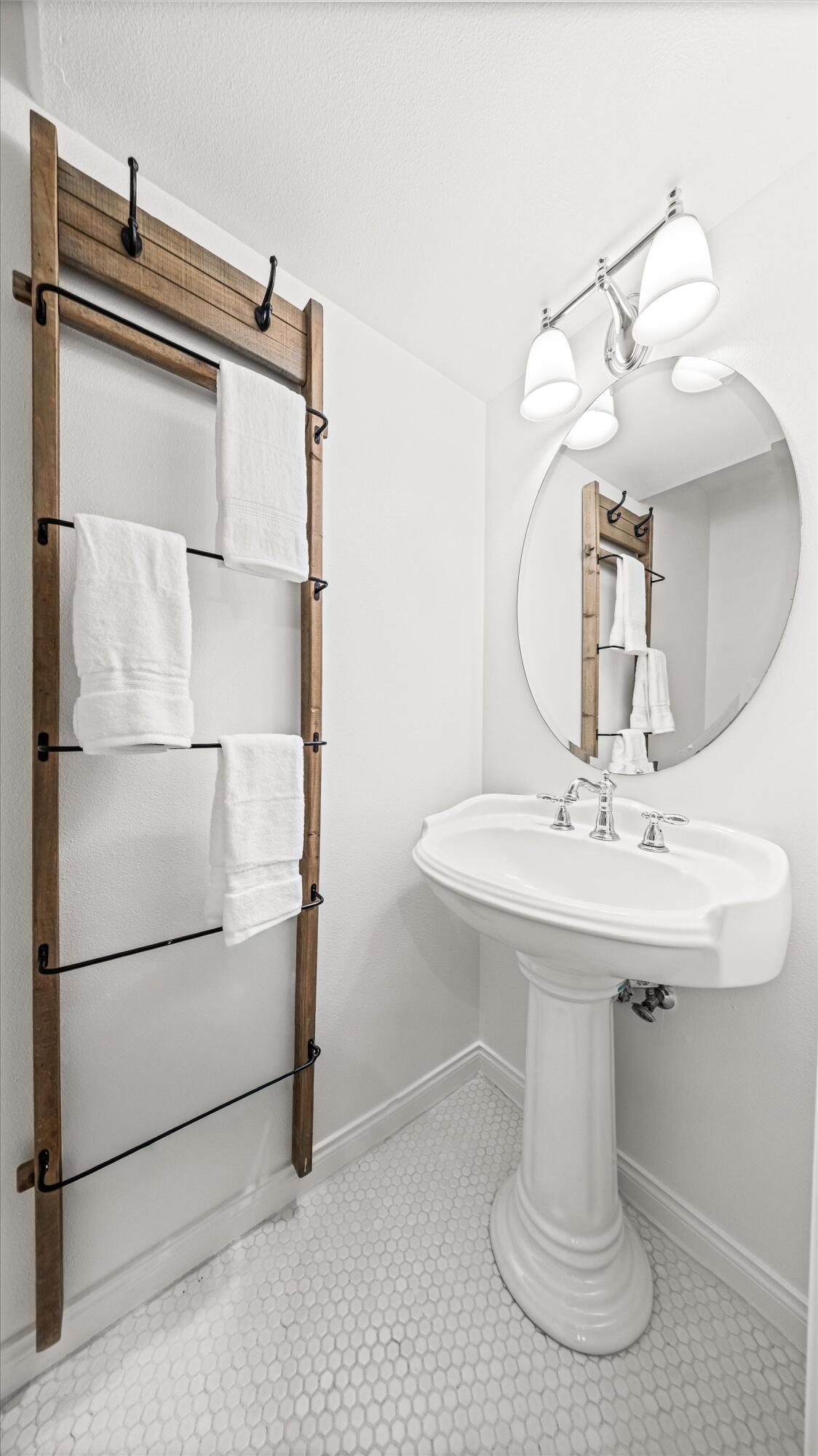 Santa Barbara, California 93101, United States, 2 Bedrooms Bedrooms, ,3 BathroomsBathrooms,Residential,Coming Soon,219003