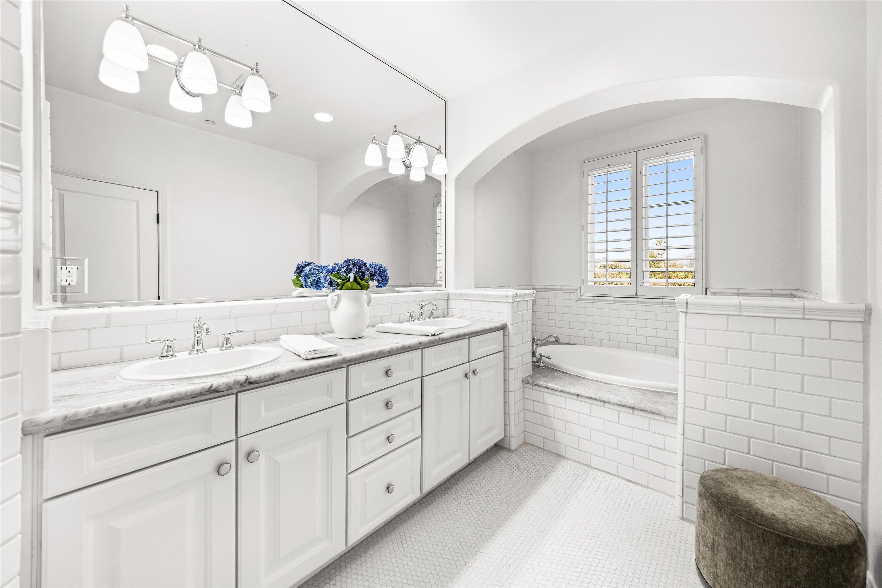 Santa Barbara, California 93101, United States, 2 Bedrooms Bedrooms, ,3 BathroomsBathrooms,Residential,Coming Soon,219003