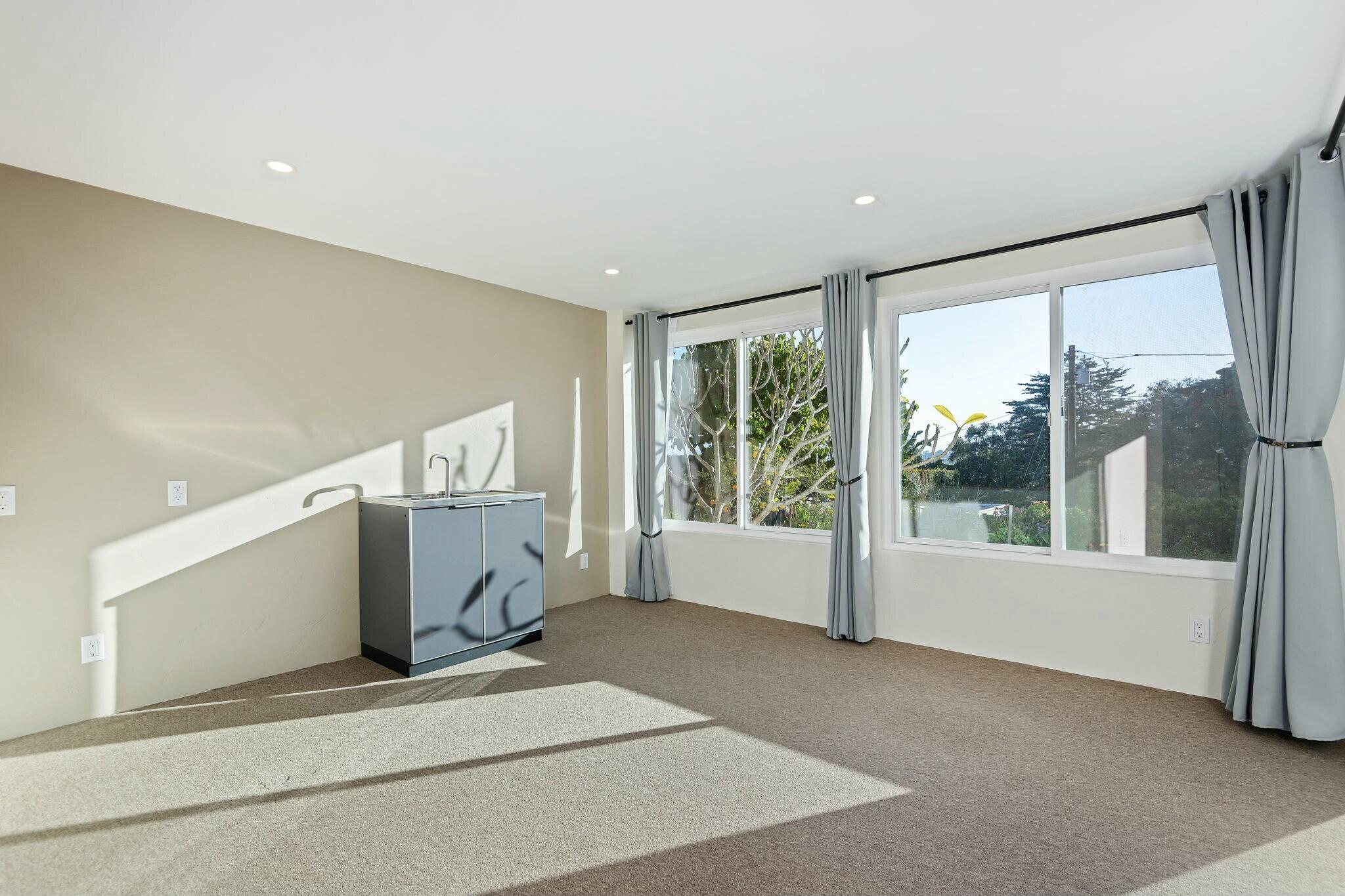 Santa Barbara, California 93103, United States, 4 Bedrooms Bedrooms, ,3 BathroomsBathrooms,Residential,Active,1980