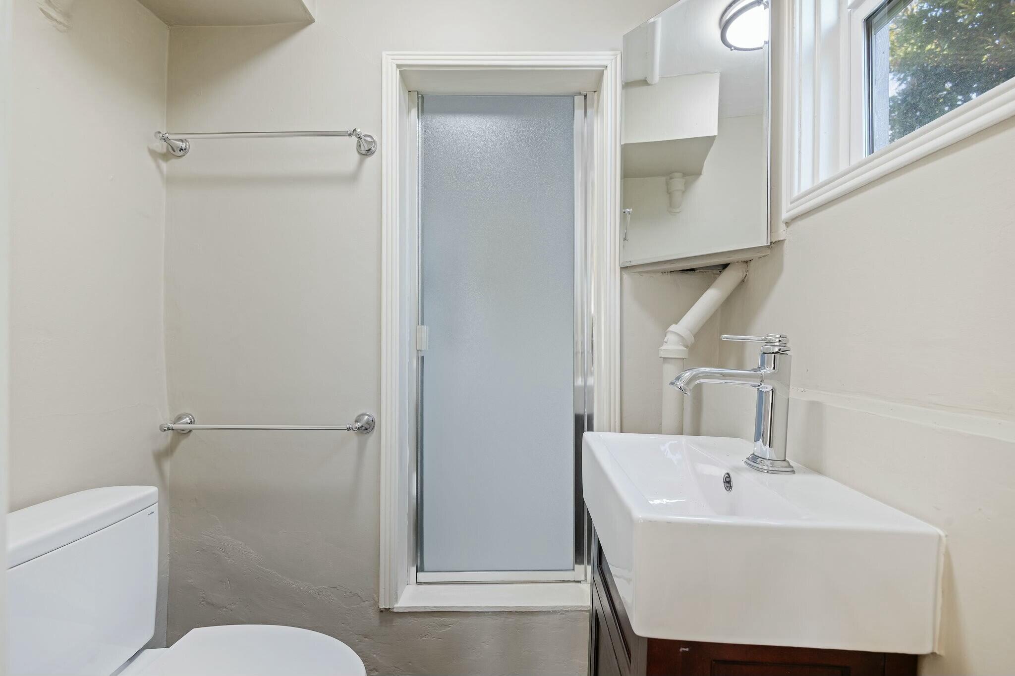 Santa Barbara, California 93103, United States, 4 Bedrooms Bedrooms, ,3 BathroomsBathrooms,Residential,Active,1980