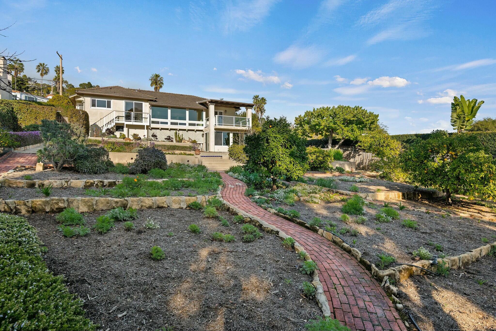Santa Barbara, California 93103, United States, 4 Bedrooms Bedrooms, ,3 BathroomsBathrooms,Residential,Active,1980