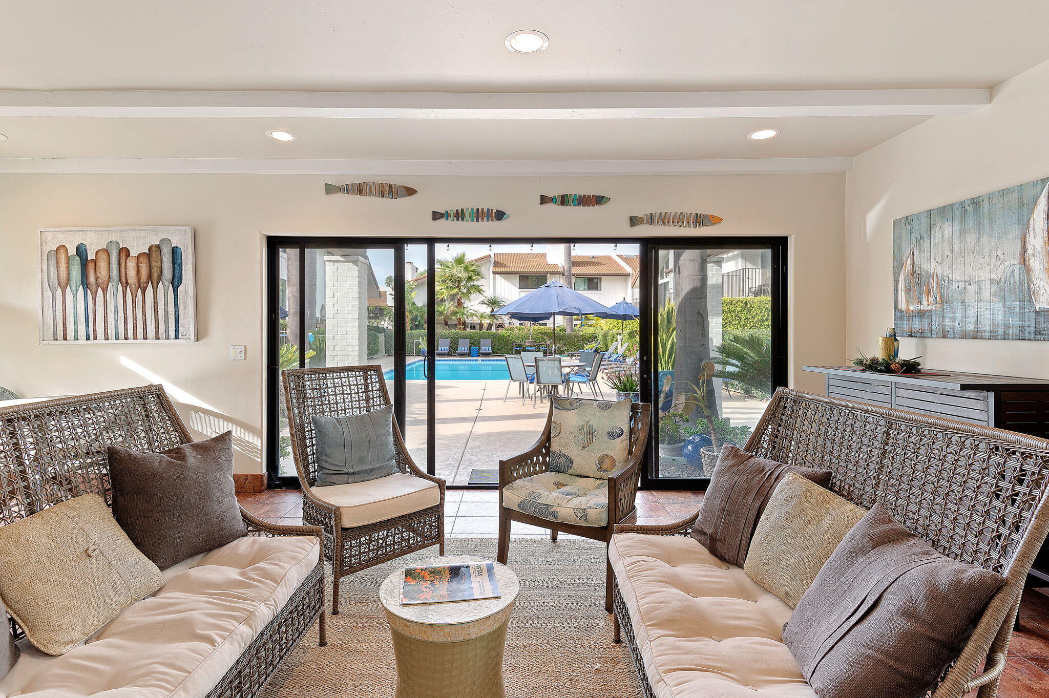 Santa Barbara, California 93103, United States, 2 Bedrooms Bedrooms, ,3 BathroomsBathrooms,Residential,Active,219144