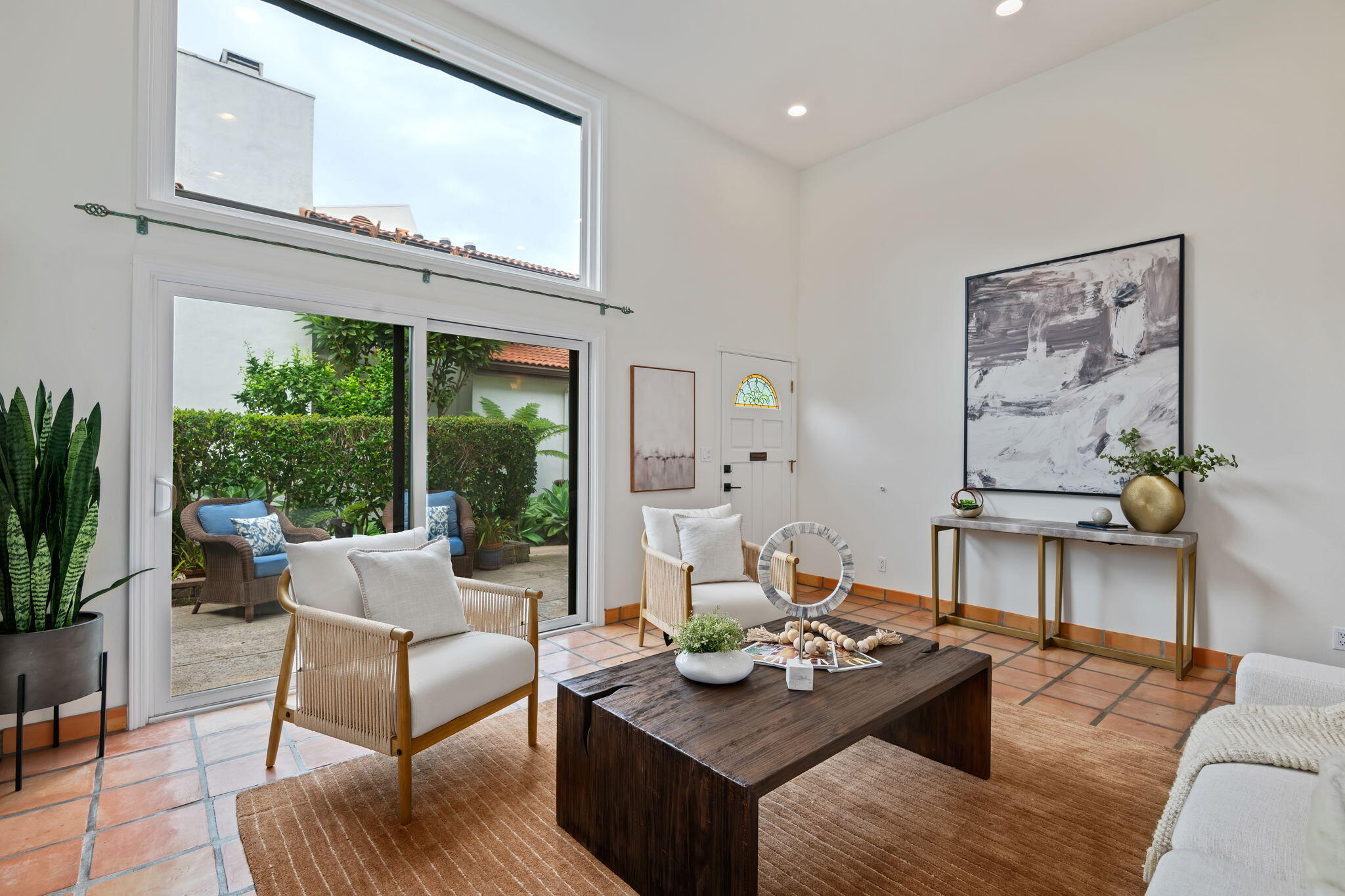 Santa Barbara, California 93103, United States, 2 Bedrooms Bedrooms, ,3 BathroomsBathrooms,Residential,Active,219144