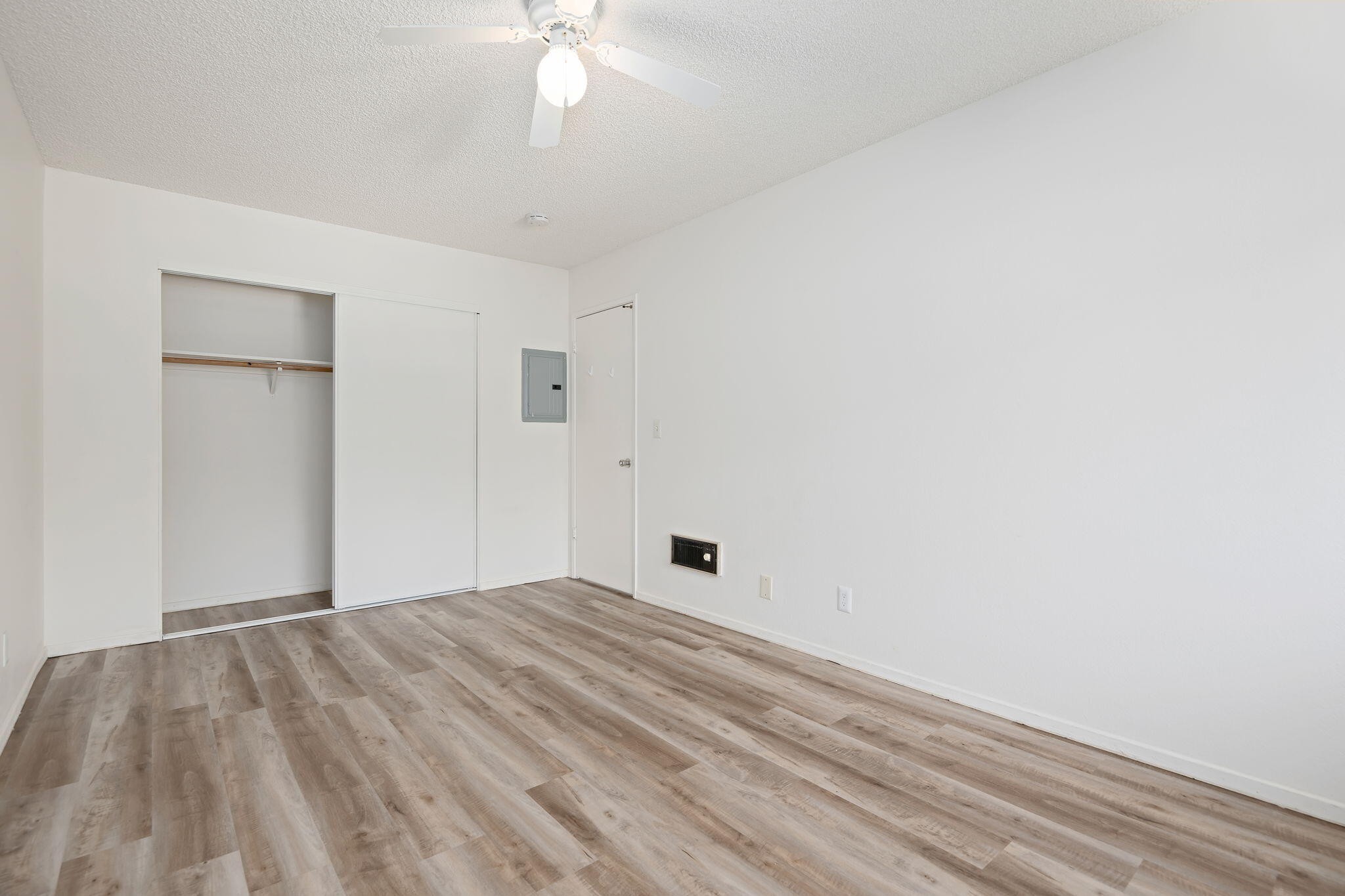 Solvang, California 93463, United States, 2 Bedrooms Bedrooms, ,1 BathroomBathrooms,Residential,Active,197589