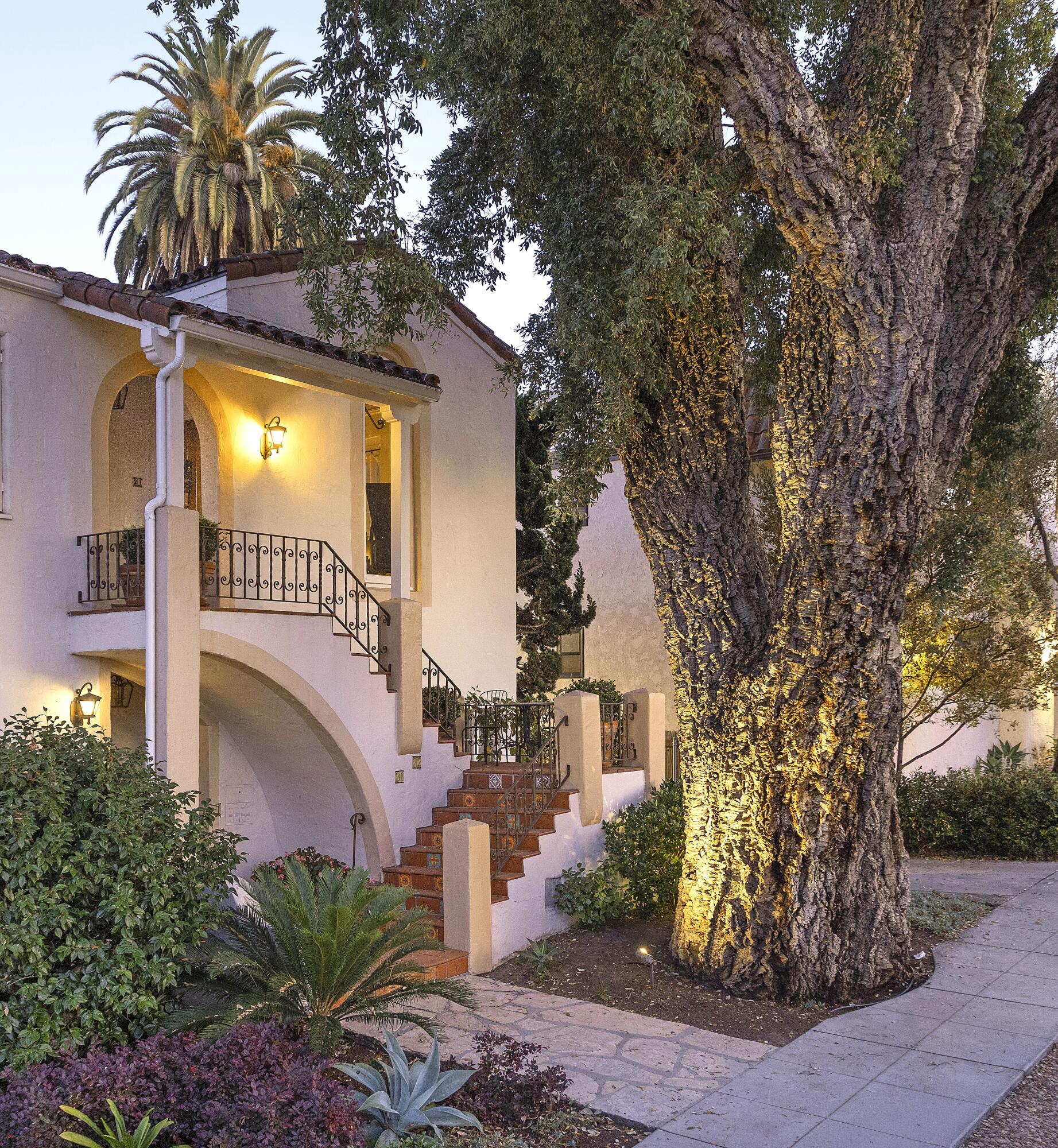 Santa Barbara, California 93101, United States, ,Residential,Active,211693