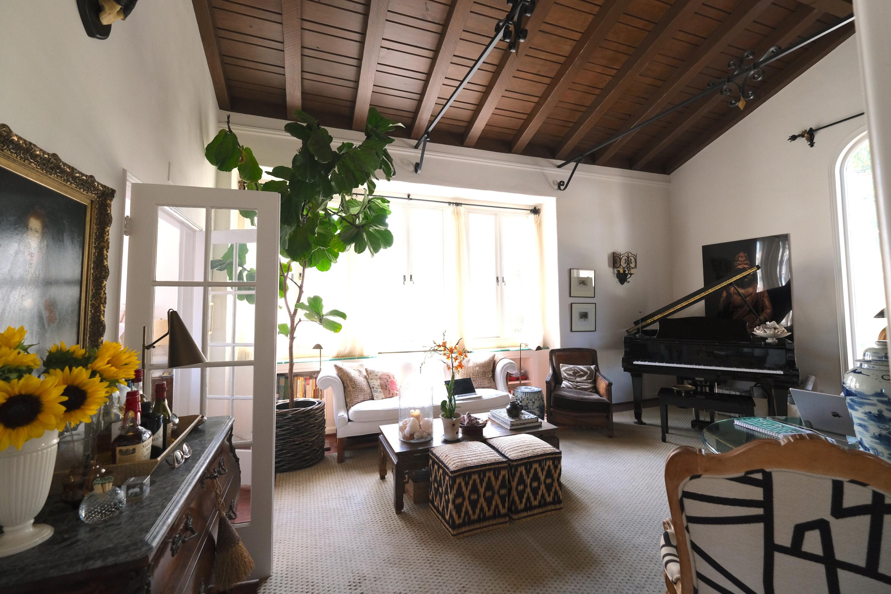 Santa Barbara, California 93101, United States, ,Residential,Active,211693