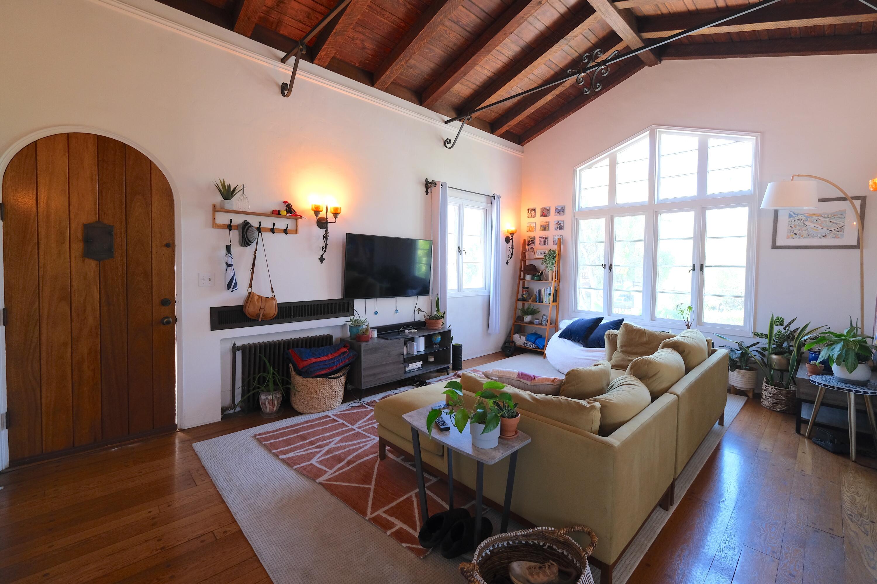 Santa Barbara, California 93101, United States, ,Residential,Active,211693