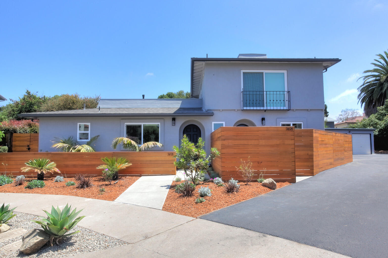 Santa Barbara, California 93105, United States, 3 Bedrooms Bedrooms, ,3 BathroomsBathrooms,Residential,Pending,221283