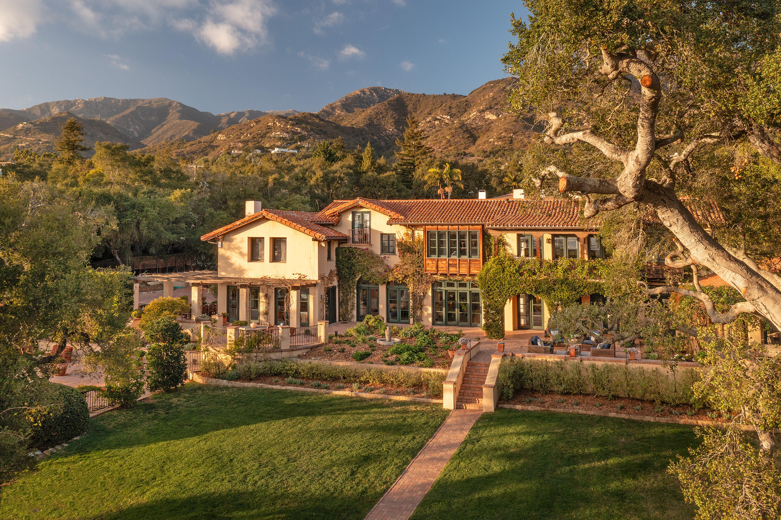 815 Hot Springs Road

                                                                             MONTECITO                                

                                    , CA - $16,500,000