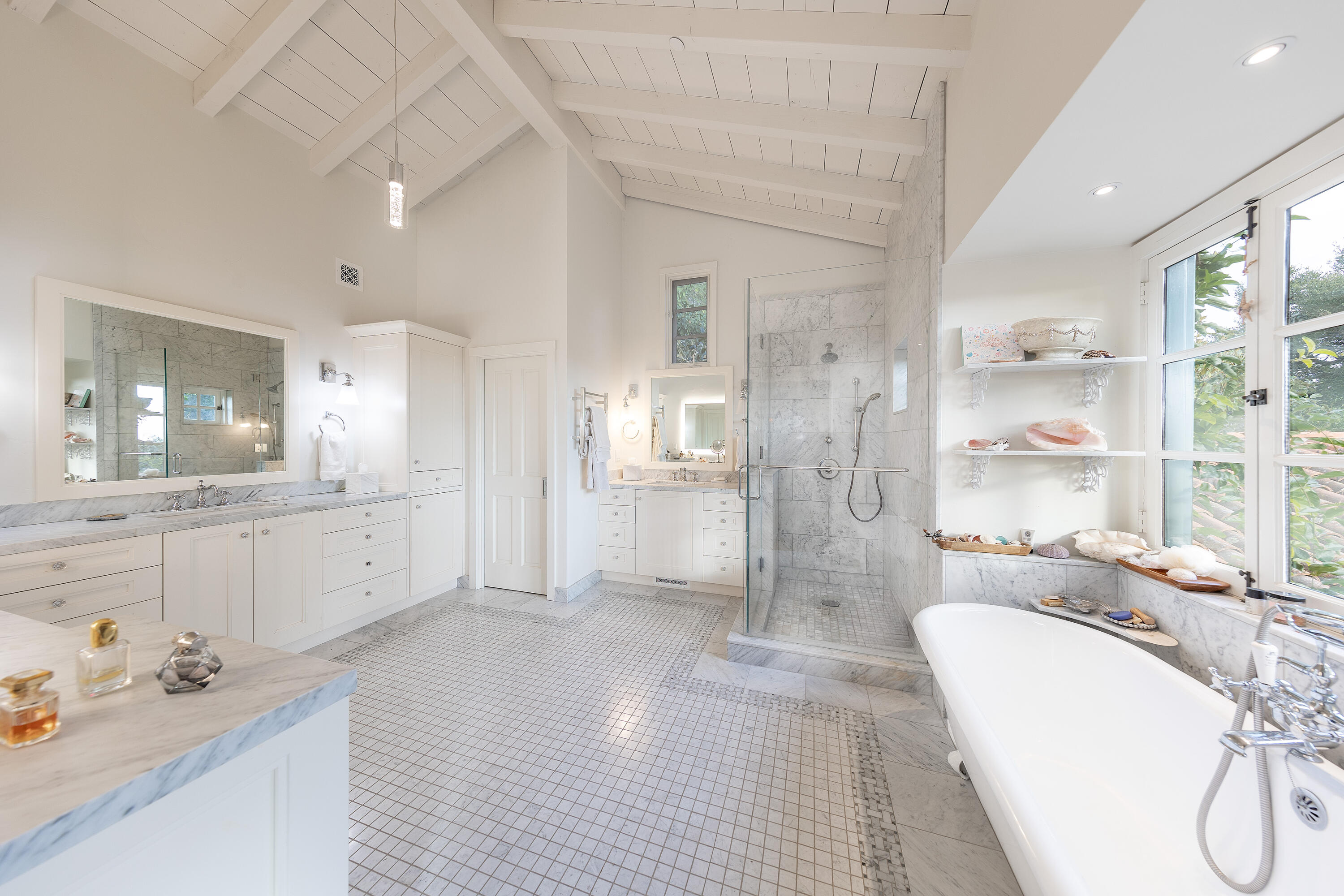 Montecito, California 93108, United States, 5 Bedrooms Bedrooms, ,6 BathroomsBathrooms,Residential,Active,3430