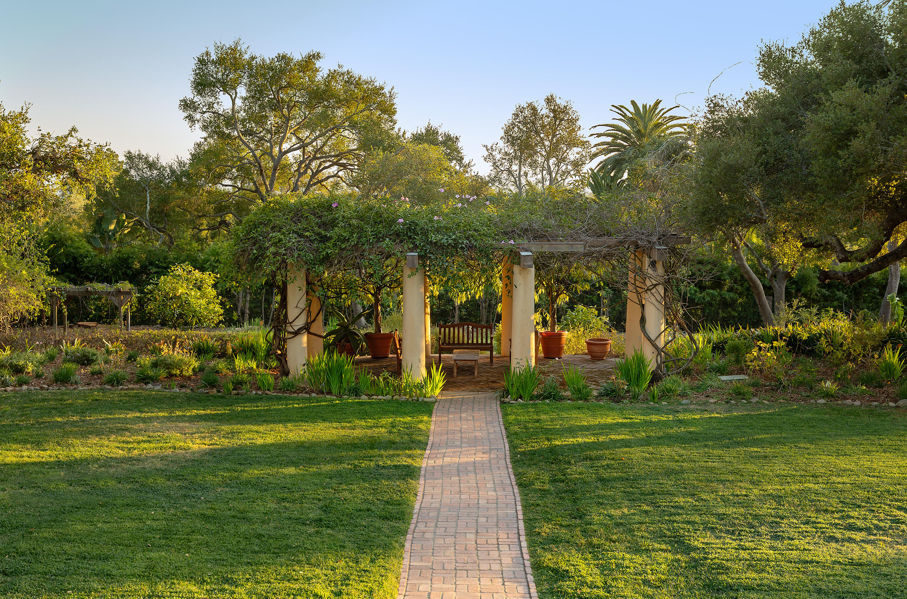 Montecito, California 93108, United States, 5 Bedrooms Bedrooms, ,6 BathroomsBathrooms,Residential,Active,3430