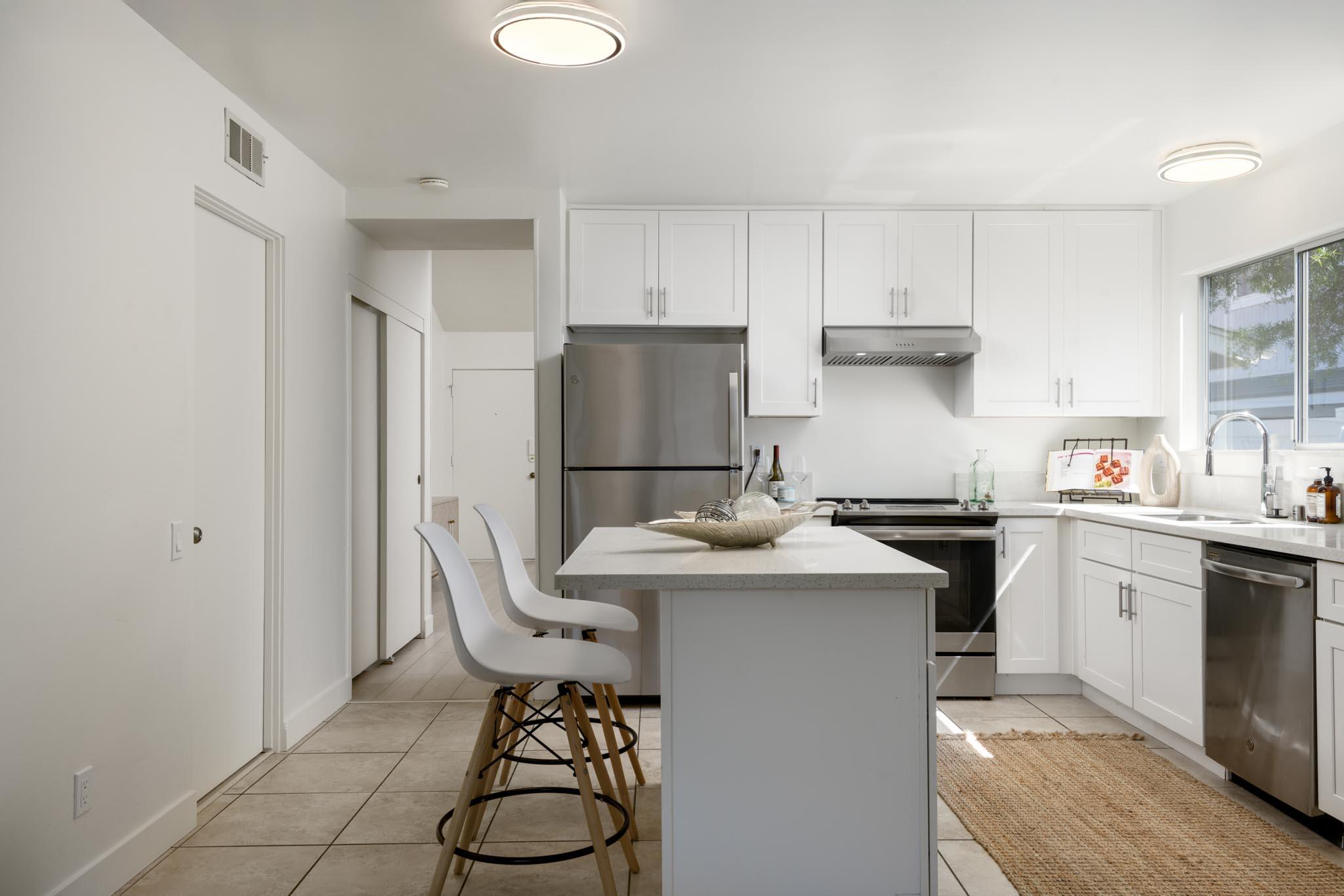 Carpinteria, California 93013, United States, 6 Bedrooms Bedrooms, ,3 BathroomsBathrooms,Residential,Active,198426