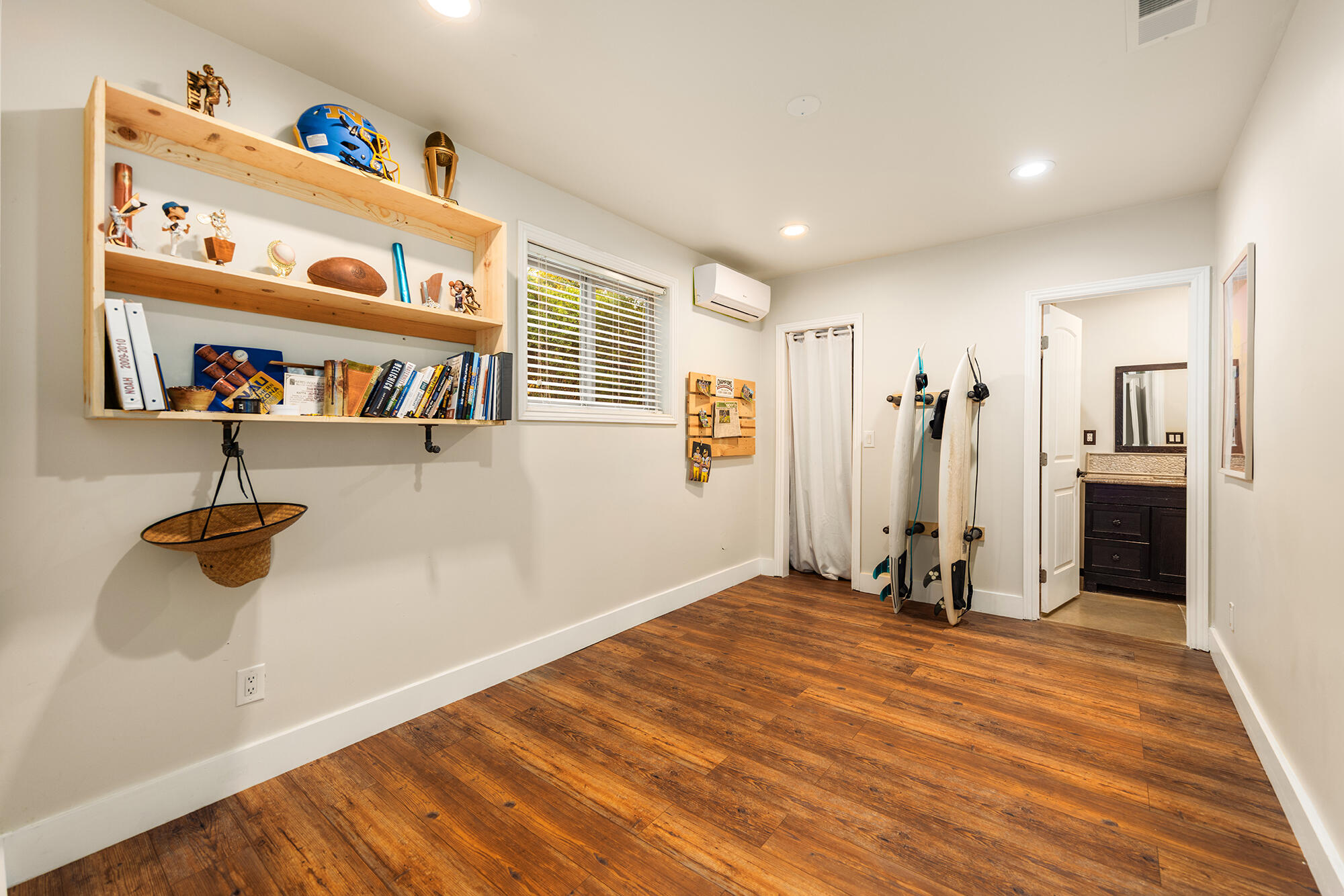 Ojai, California 93023, United States, 4 Bedrooms Bedrooms, ,3 BathroomsBathrooms,Residential,Coming Soon,176960