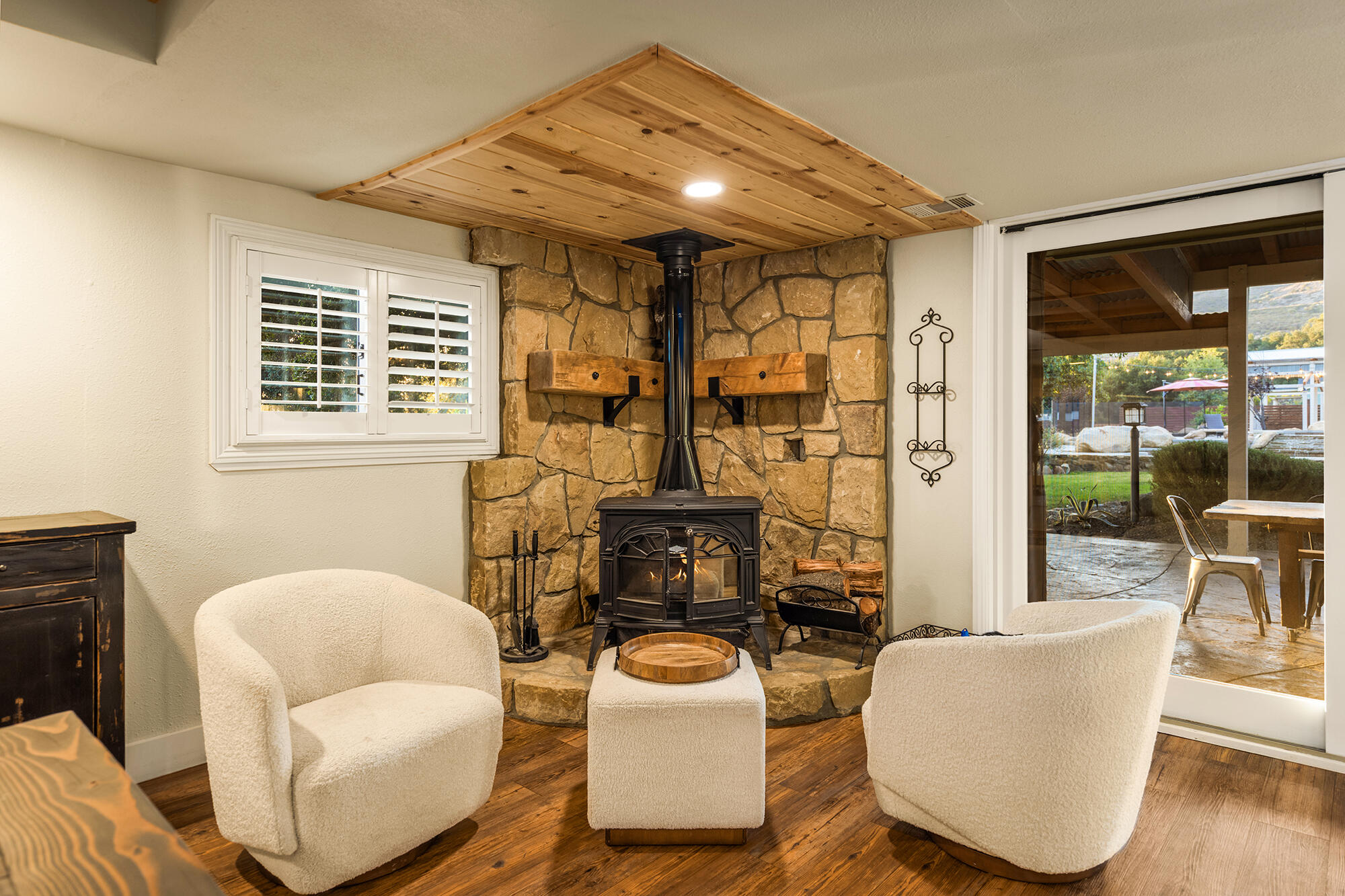 Ojai, California 93023, United States, 4 Bedrooms Bedrooms, ,3 BathroomsBathrooms,Residential,Coming Soon,176960