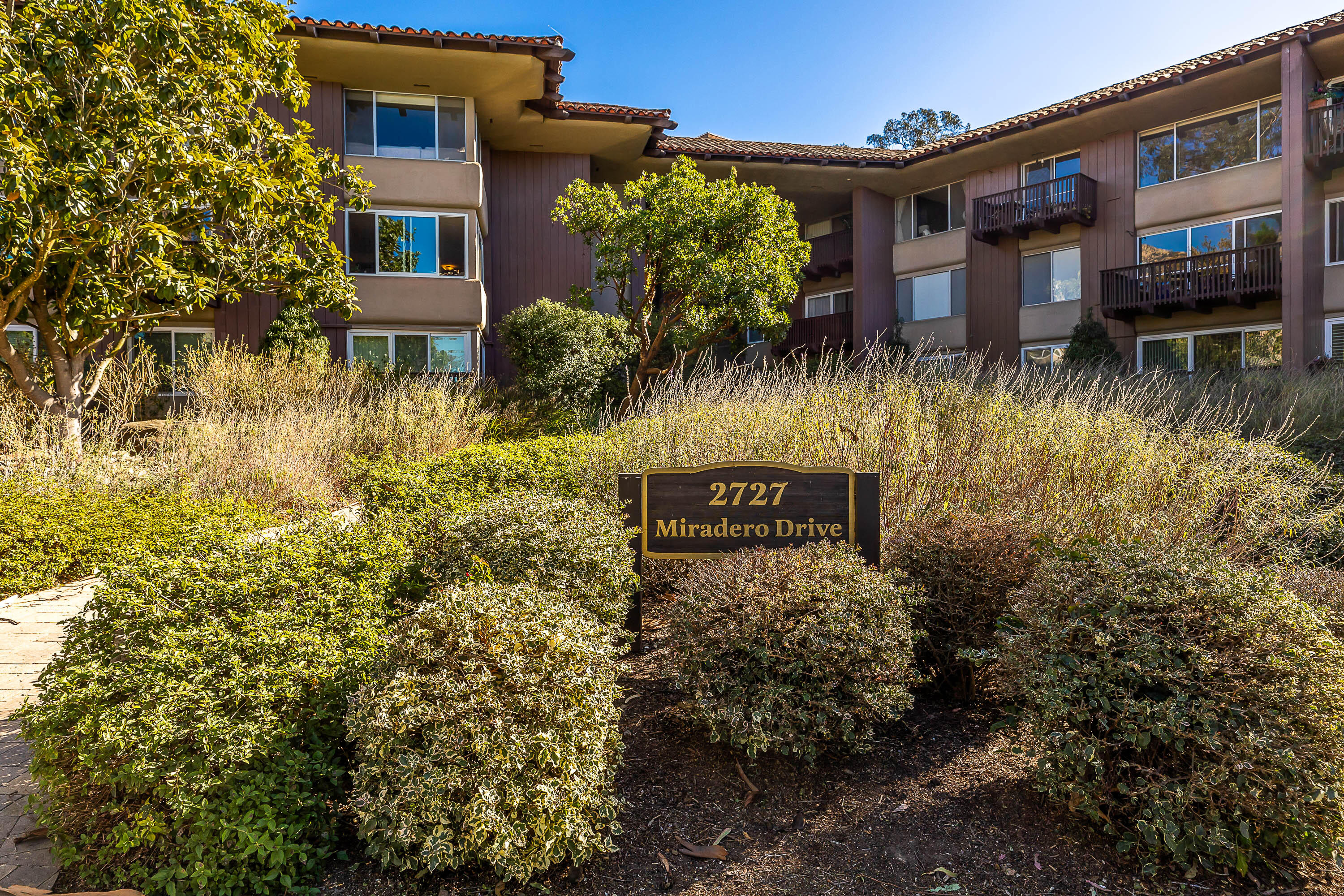 Santa Barbara, California 93105, United States, 2 Bedrooms Bedrooms, ,2 BathroomsBathrooms,Residential,Pending,18454