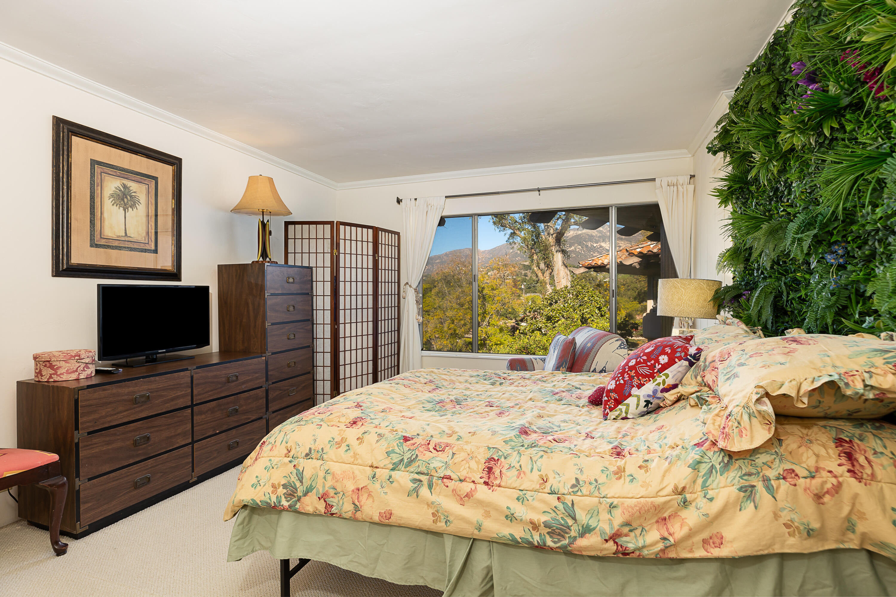 Santa Barbara, California 93105, United States, 2 Bedrooms Bedrooms, ,2 BathroomsBathrooms,Residential,Pending,18454