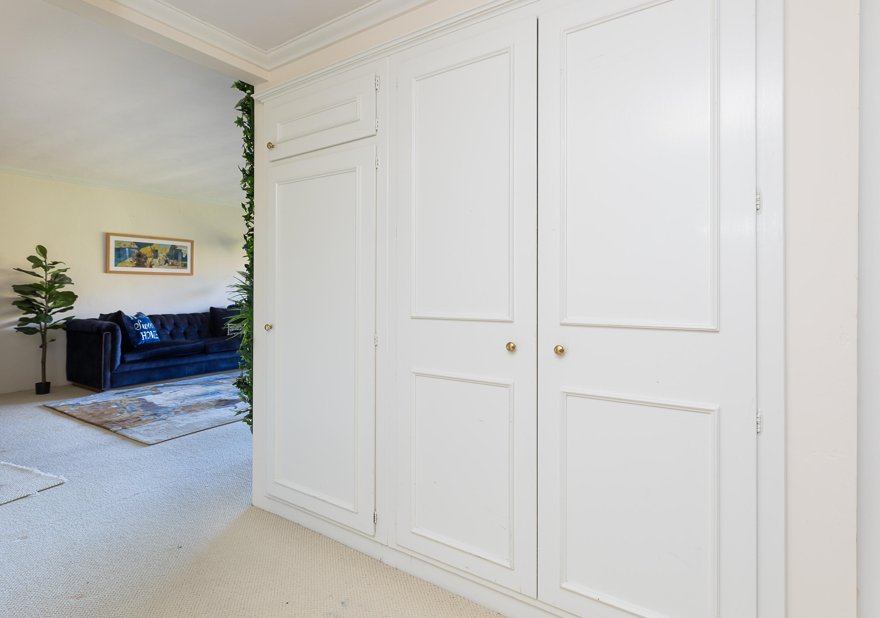 Santa Barbara, California 93105, United States, 2 Bedrooms Bedrooms, ,2 BathroomsBathrooms,Residential,Pending,18454