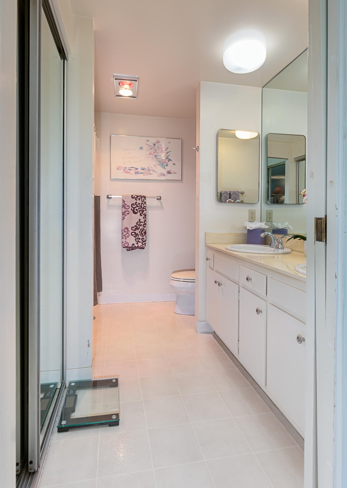 Santa Barbara, California 93105, United States, 2 Bedrooms Bedrooms, ,2 BathroomsBathrooms,Residential,Pending,18454