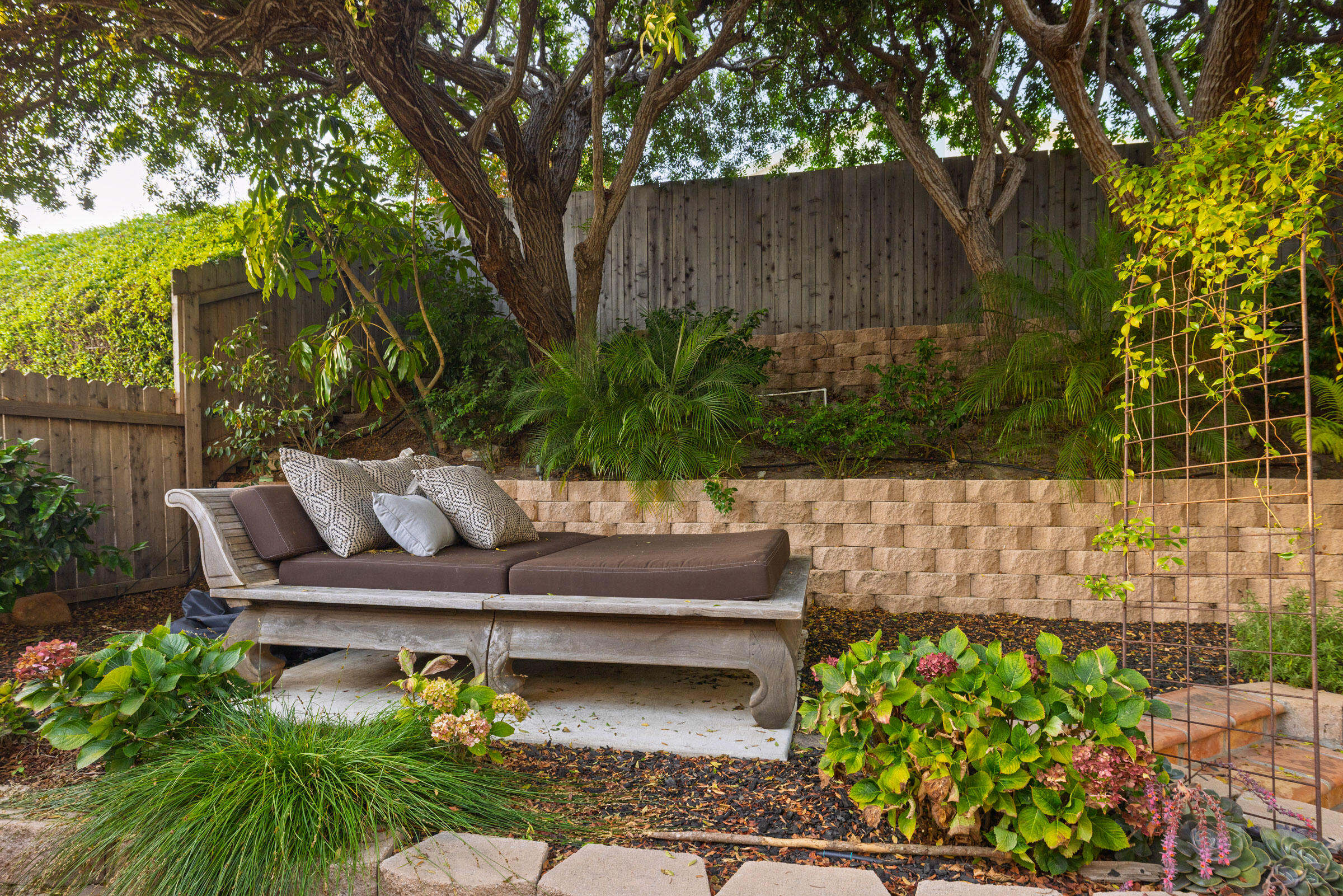 Santa Barbara, California 93109, United States, 5 Bedrooms Bedrooms, ,4 BathroomsBathrooms,Residential,Active,223255