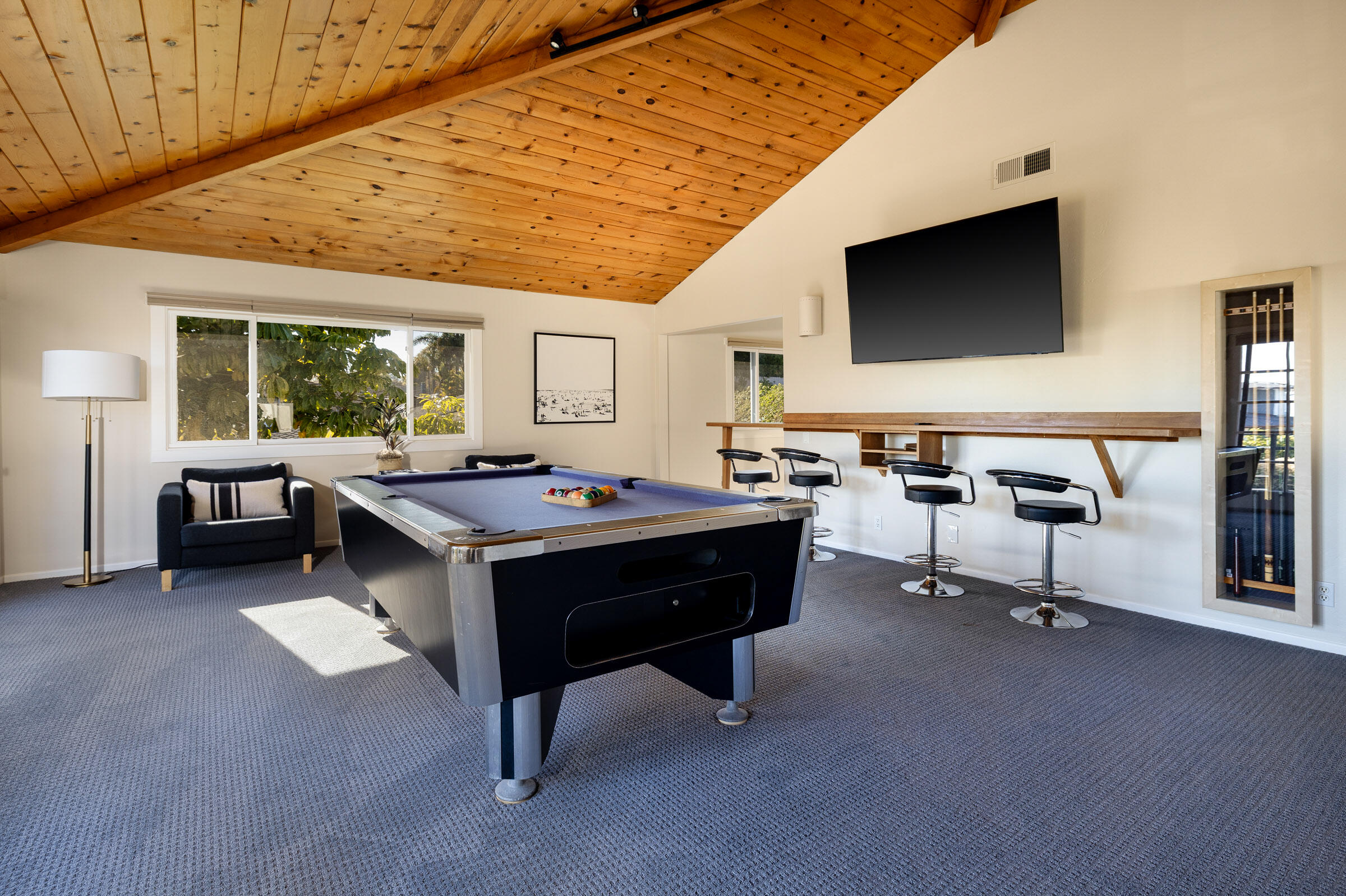 Santa Barbara, California 93109, United States, 5 Bedrooms Bedrooms, ,4 BathroomsBathrooms,Residential,Active,223255