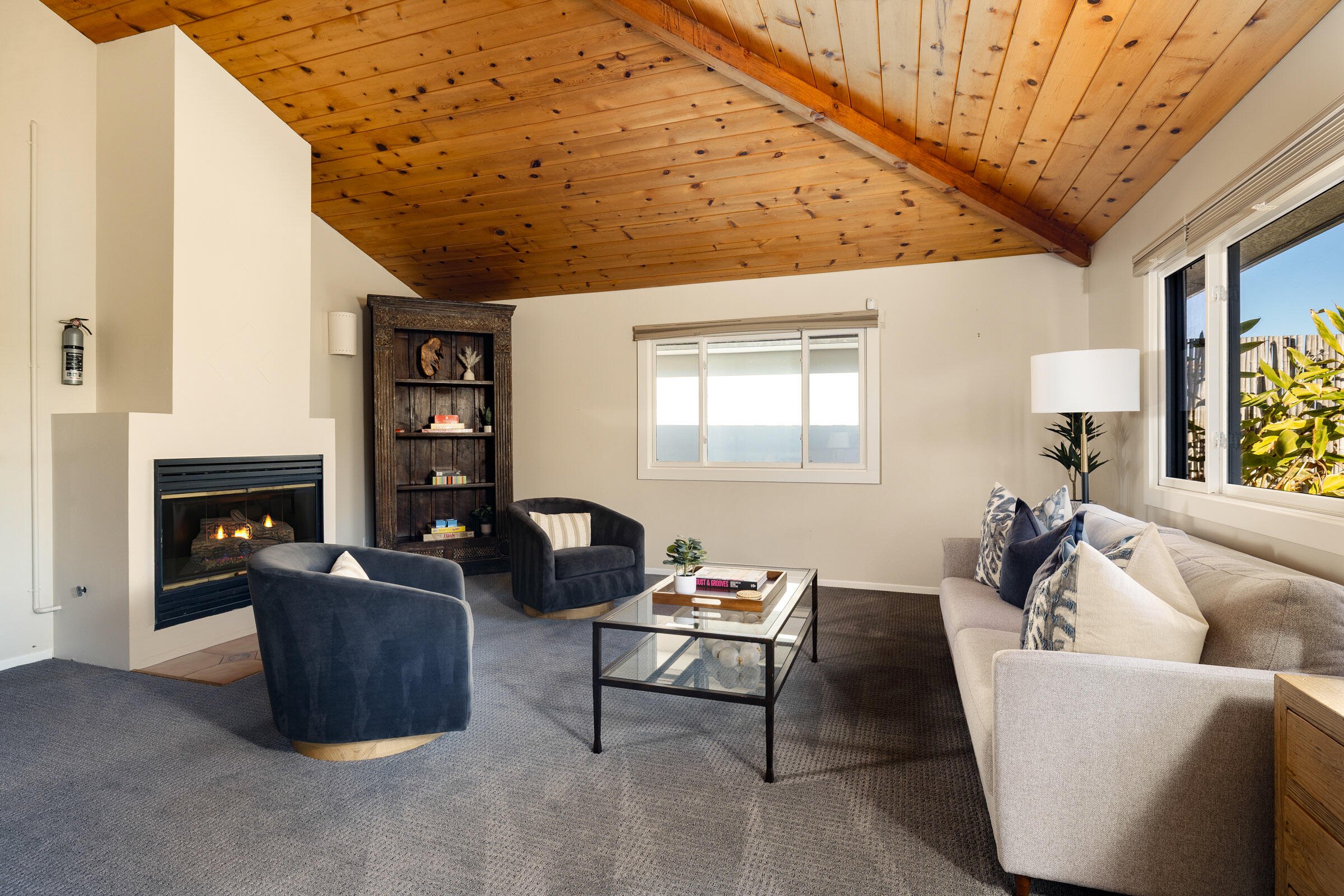 Santa Barbara, California 93109, United States, 5 Bedrooms Bedrooms, ,4 BathroomsBathrooms,Residential,Active,223255