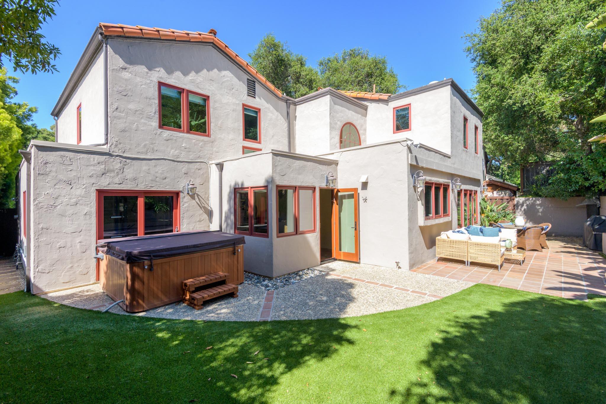 Santa Barbara, California 93101, United States, 4 Bedrooms Bedrooms, ,3 BathroomsBathrooms,Residential,Active,185782