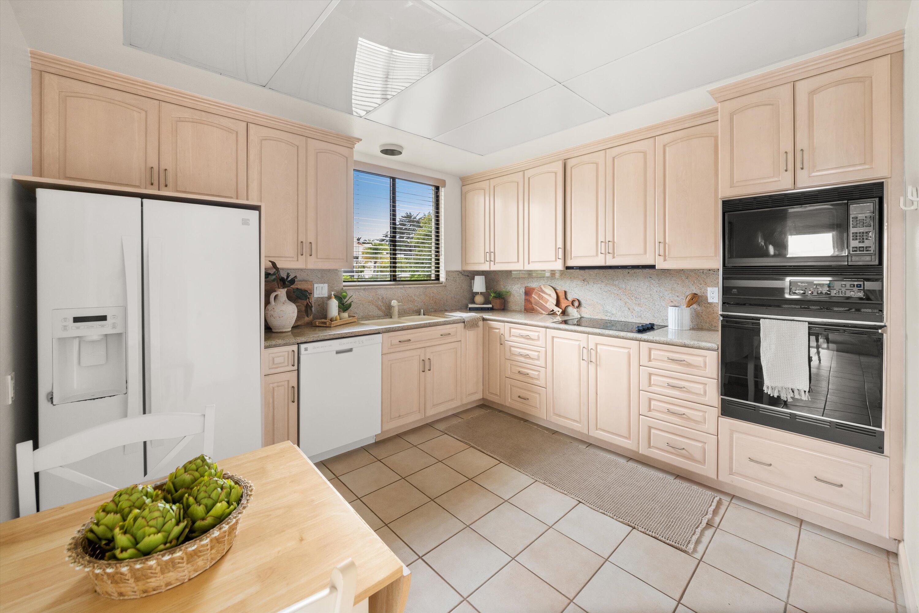 Montecito, California 93108, United States, 2 Bedrooms Bedrooms, ,2 BathroomsBathrooms,Residential,Active,194203