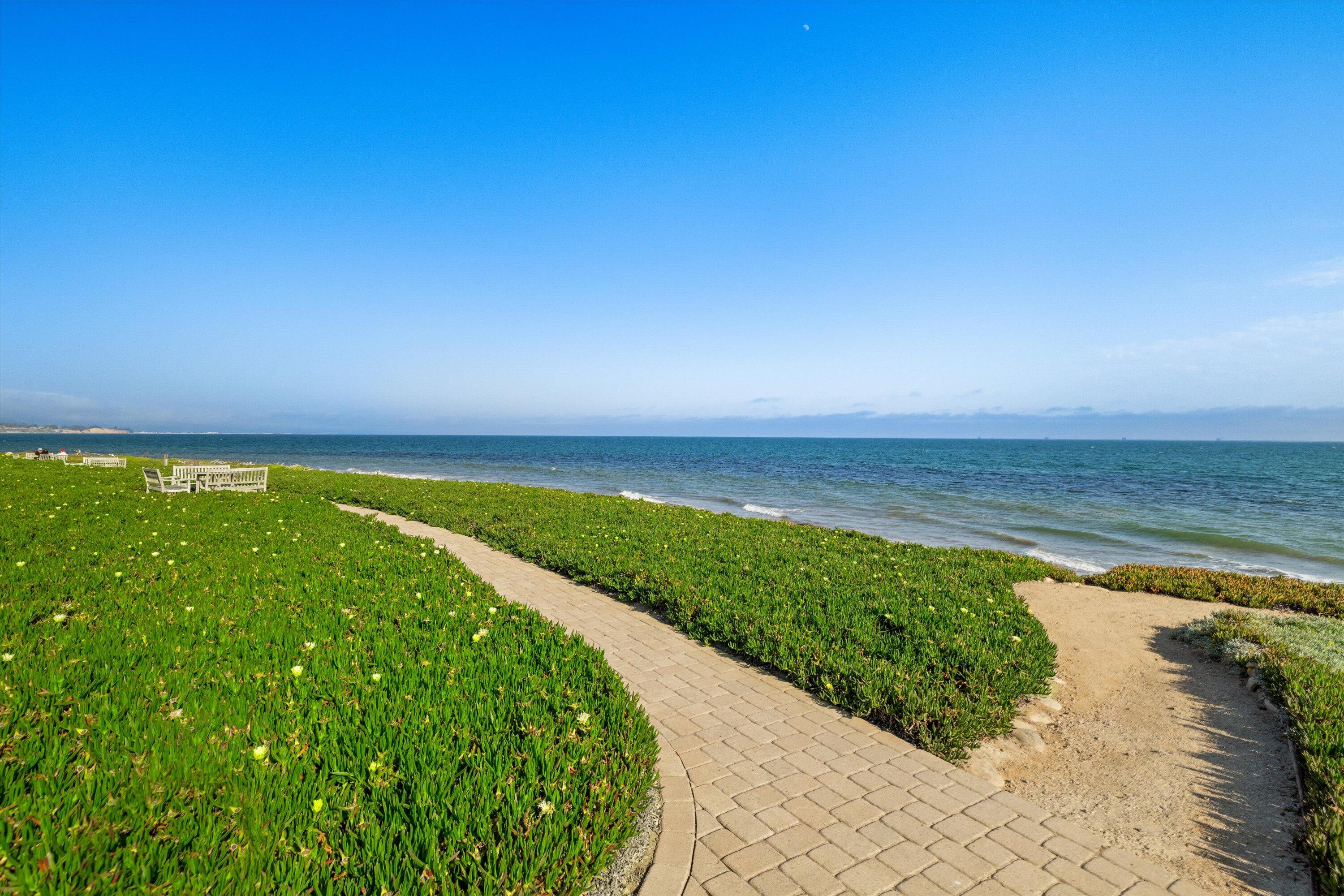 Montecito, California 93108, United States, 2 Bedrooms Bedrooms, ,2 BathroomsBathrooms,Residential,Active,194203