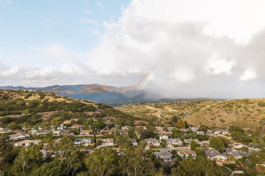 Santa Barbara, California 93109, United States, 4 Bedrooms Bedrooms, ,2 BathroomsBathrooms,Residential,Active,229626