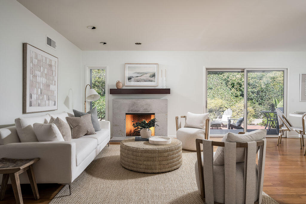 Santa Barbara, California 93109, United States, 4 Bedrooms Bedrooms, ,2 BathroomsBathrooms,Residential,Active,229626