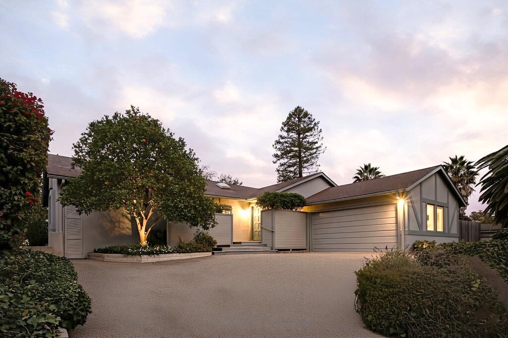 Santa Barbara, California 93109, United States, 4 Bedrooms Bedrooms, ,2 BathroomsBathrooms,Residential,Active,229626