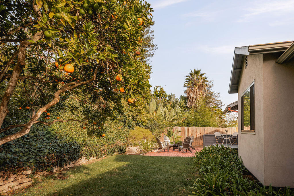 Santa Barbara, California 93109, United States, 4 Bedrooms Bedrooms, ,2 BathroomsBathrooms,Residential,Active,229626