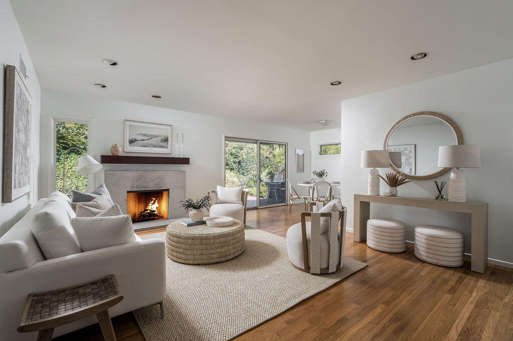 Santa Barbara, California 93109, United States, 4 Bedrooms Bedrooms, ,2 BathroomsBathrooms,Residential,Active,229626