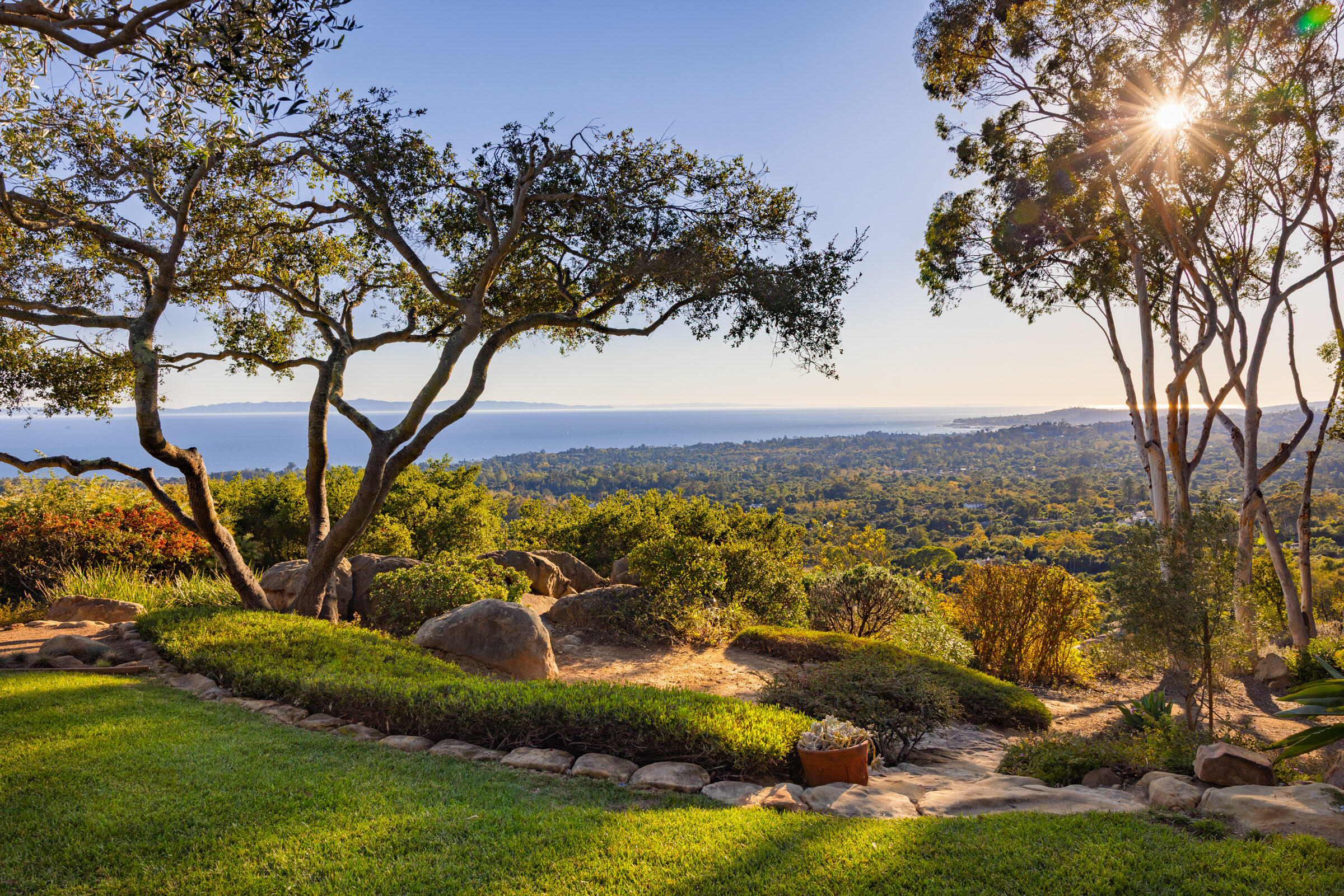 Santa Barbara, California 93108, United States, 3 Bedrooms Bedrooms, ,4 BathroomsBathrooms,Residential,Pending,230939