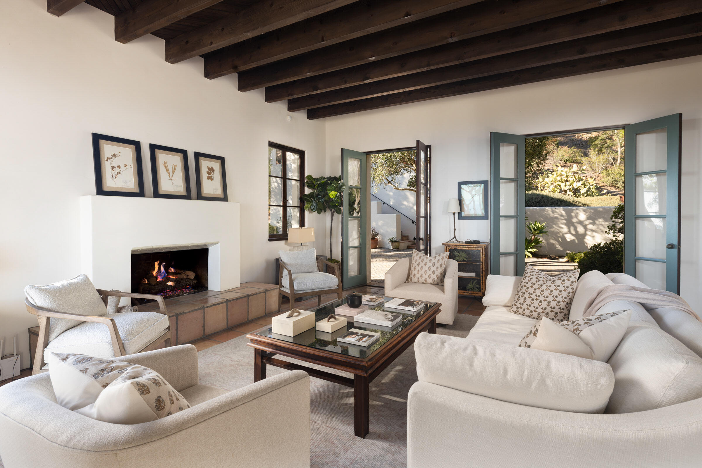 Santa Barbara, California 93108, United States, 3 Bedrooms Bedrooms, ,4 BathroomsBathrooms,Residential,Pending,230939