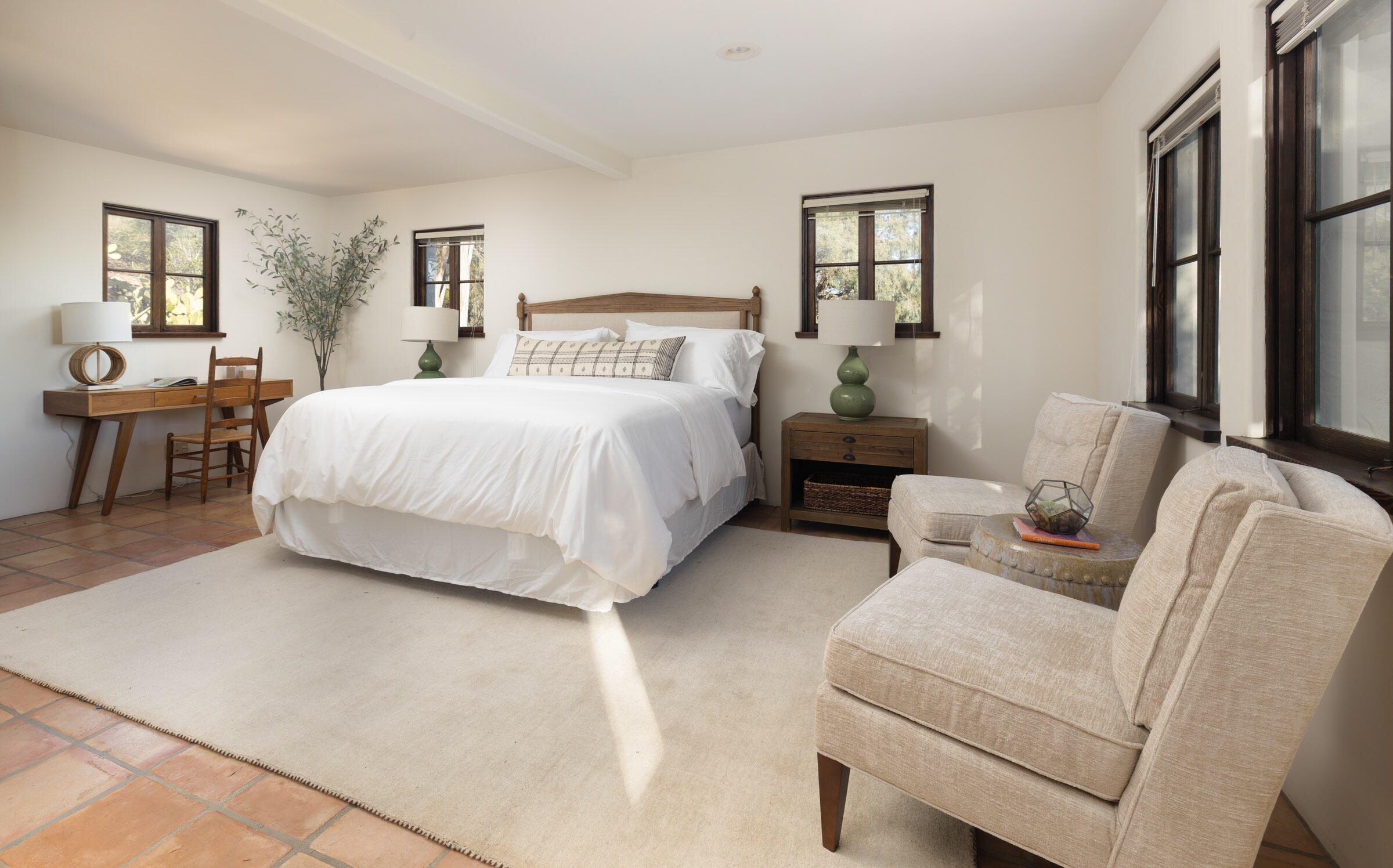 Santa Barbara, California 93108, United States, 3 Bedrooms Bedrooms, ,4 BathroomsBathrooms,Residential,Pending,230939