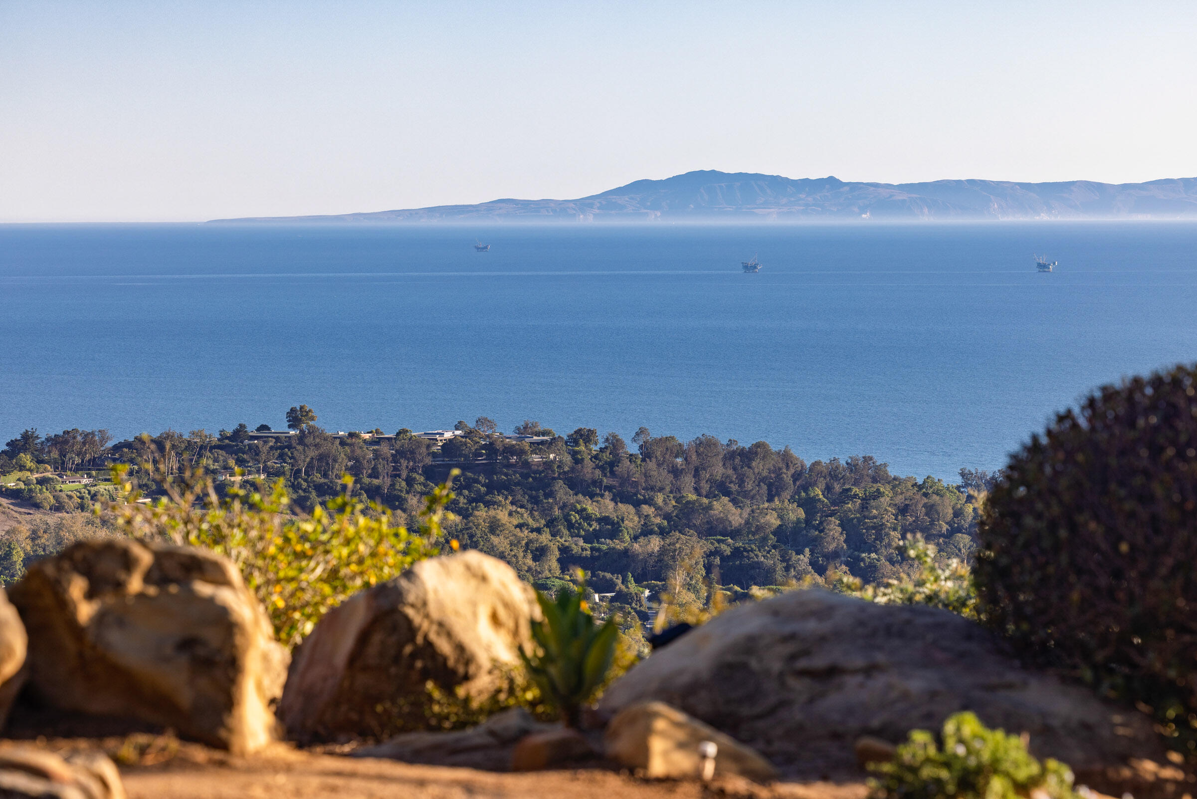 Santa Barbara, California 93108, United States, 3 Bedrooms Bedrooms, ,4 BathroomsBathrooms,Residential,Pending,230939